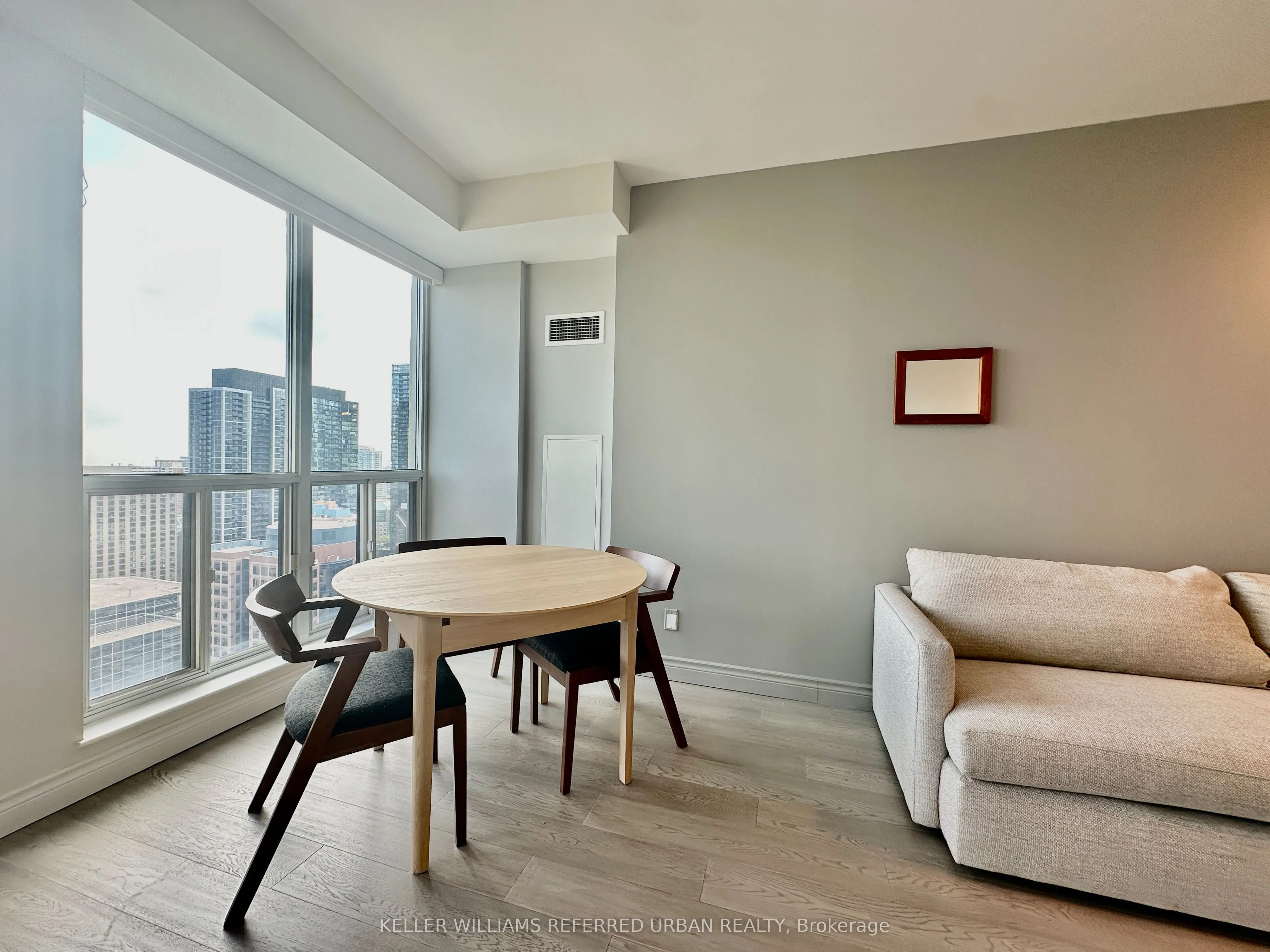 8 Park Road #PH 3705