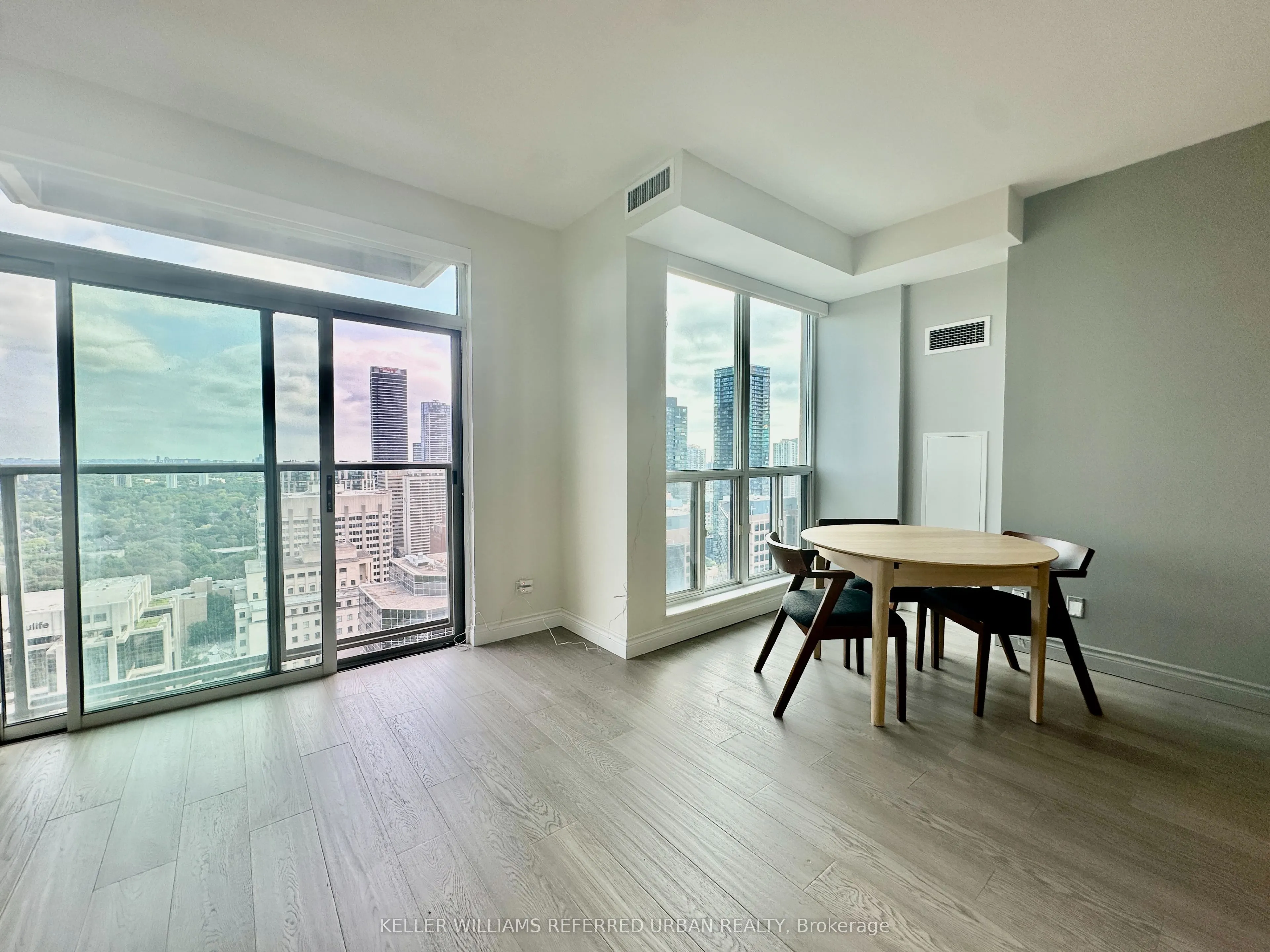 8 Park Road #PH 3705