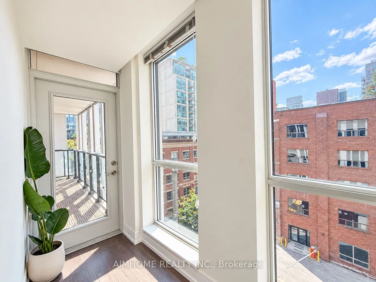 400 Adelaide Street E #706