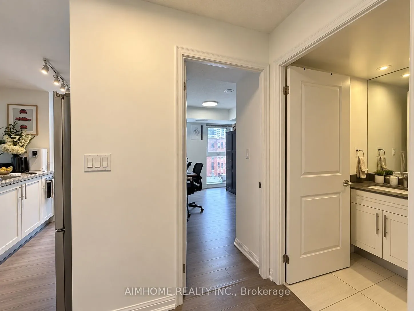 400 Adelaide Street E #706
