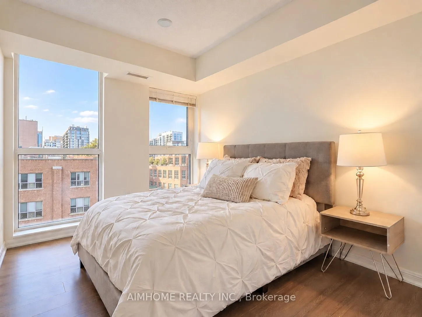 400 Adelaide Street E #706