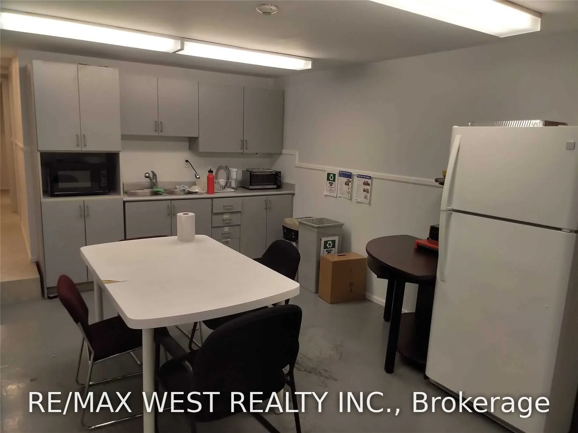 1015 Bloor Street W #2nd Flr NE