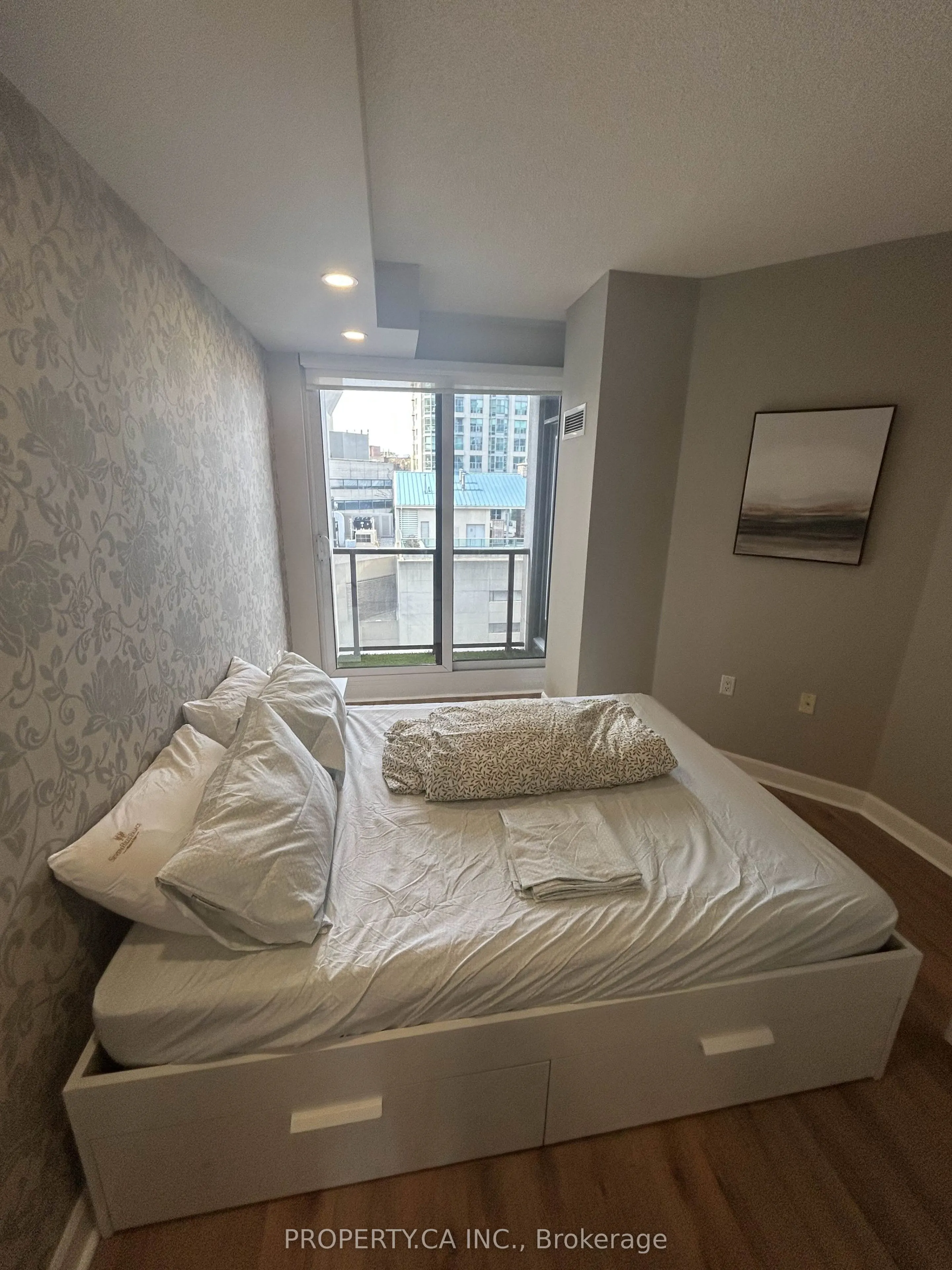 85 Bloor Street E #1503