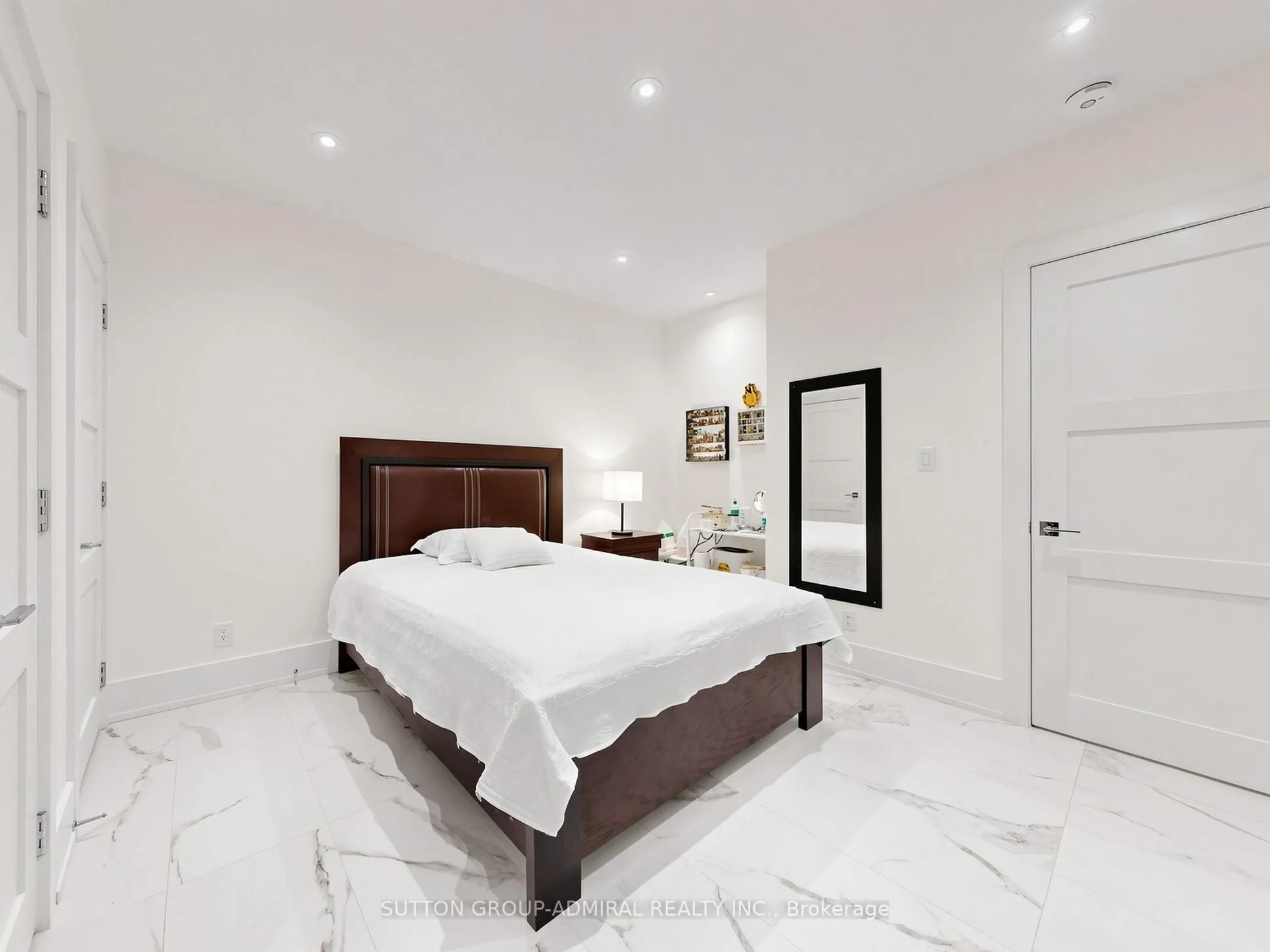 18 Dunsmore Gardens