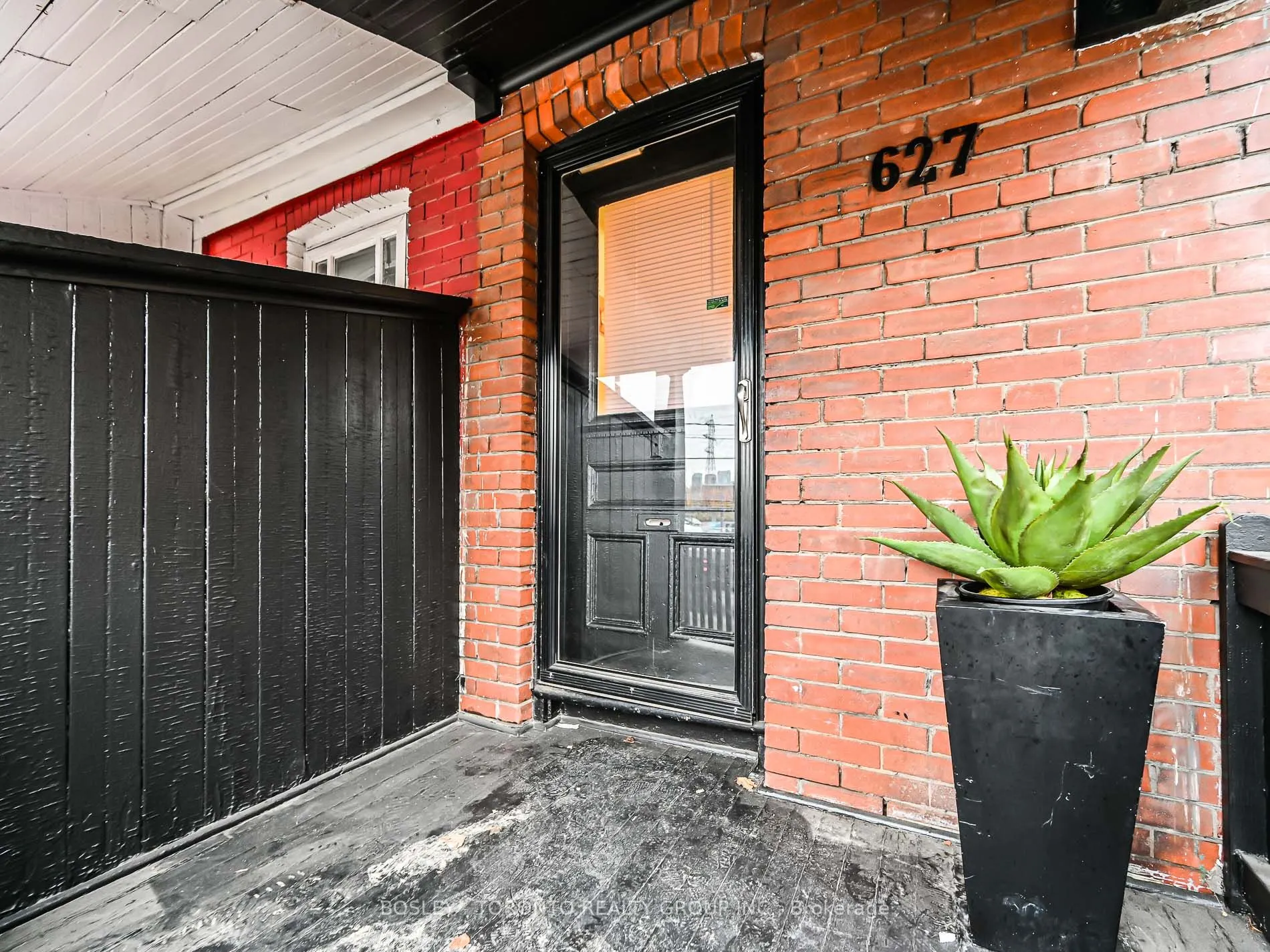 627 Dupont Street