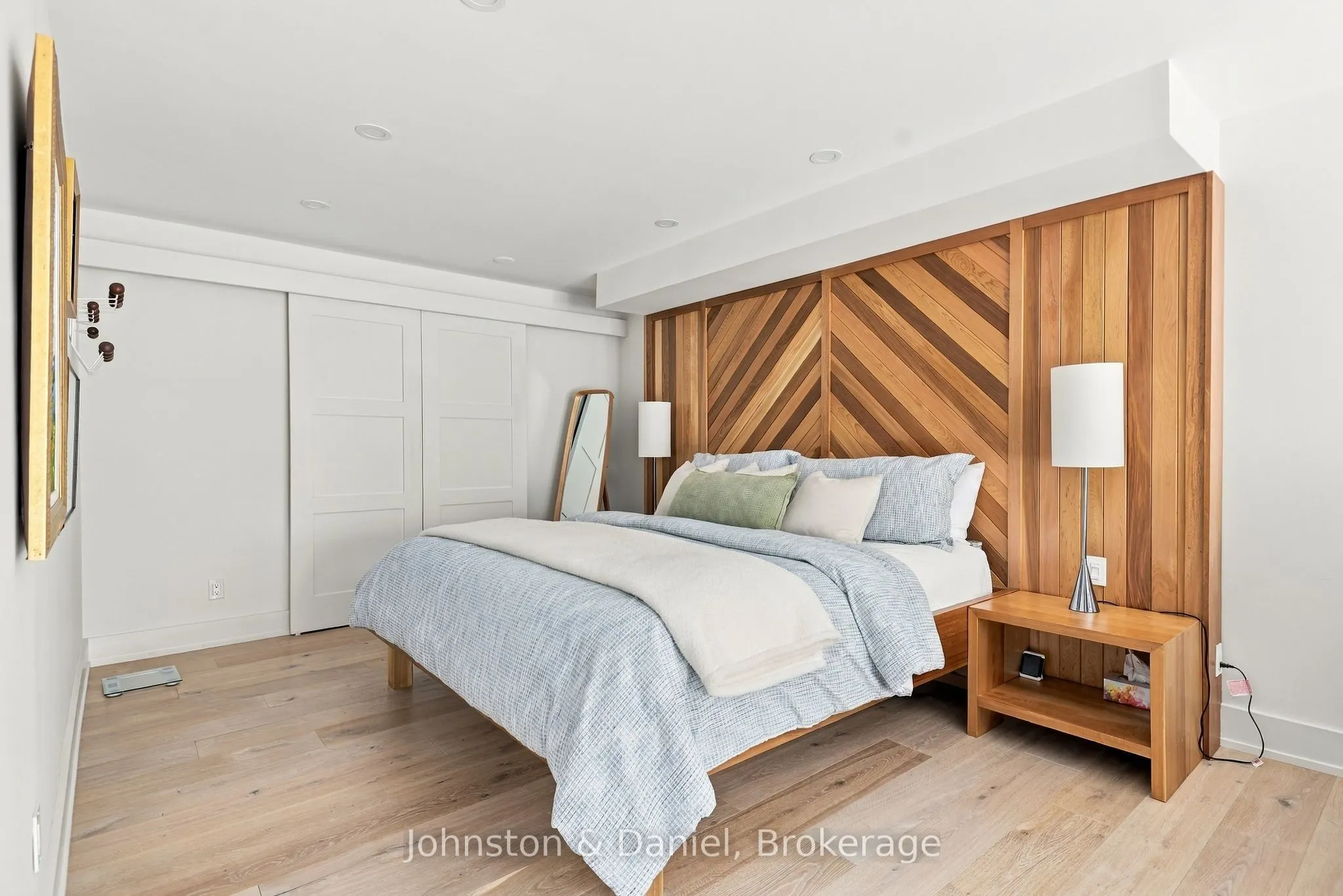 1000 King Street W #205