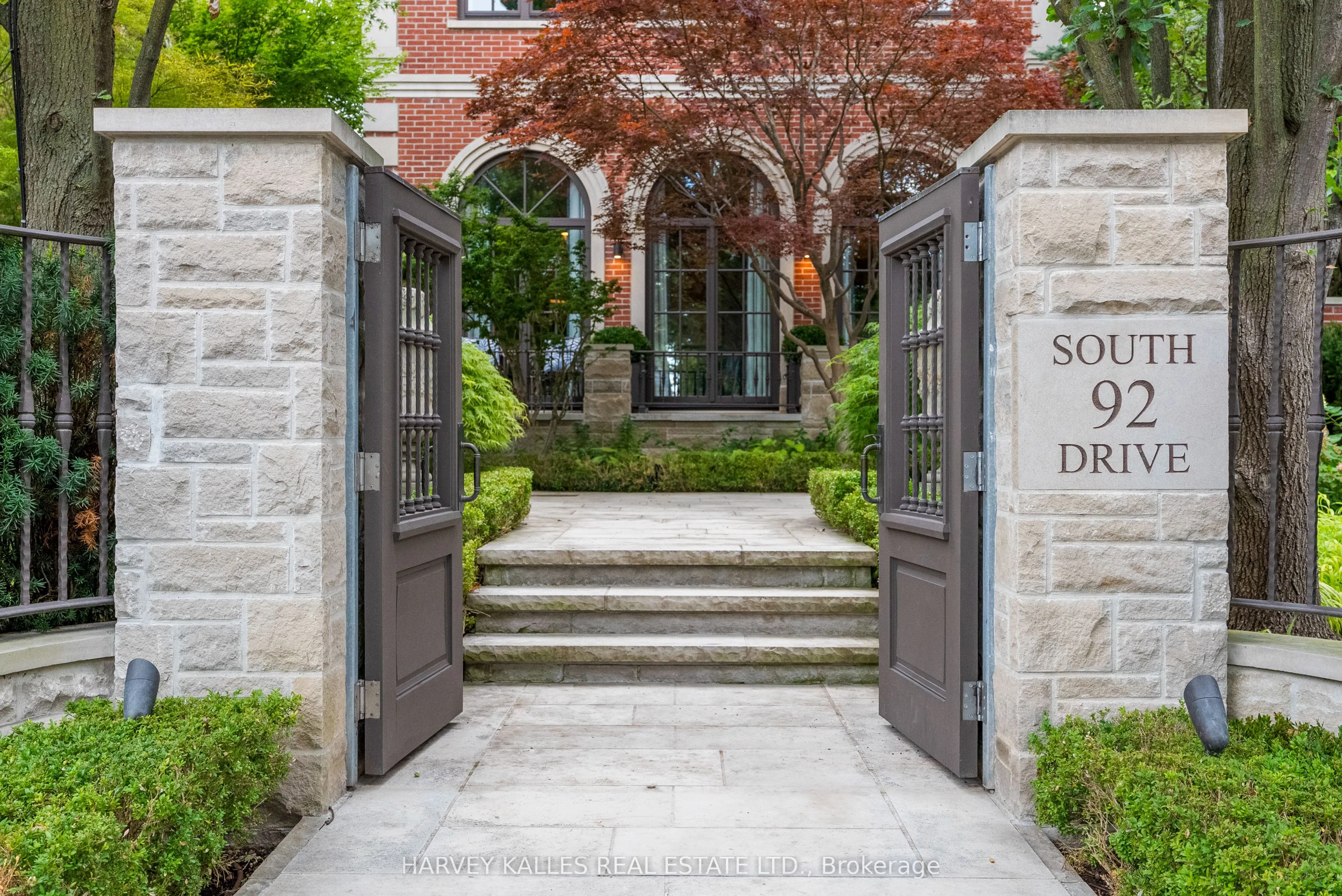 92 South Drive