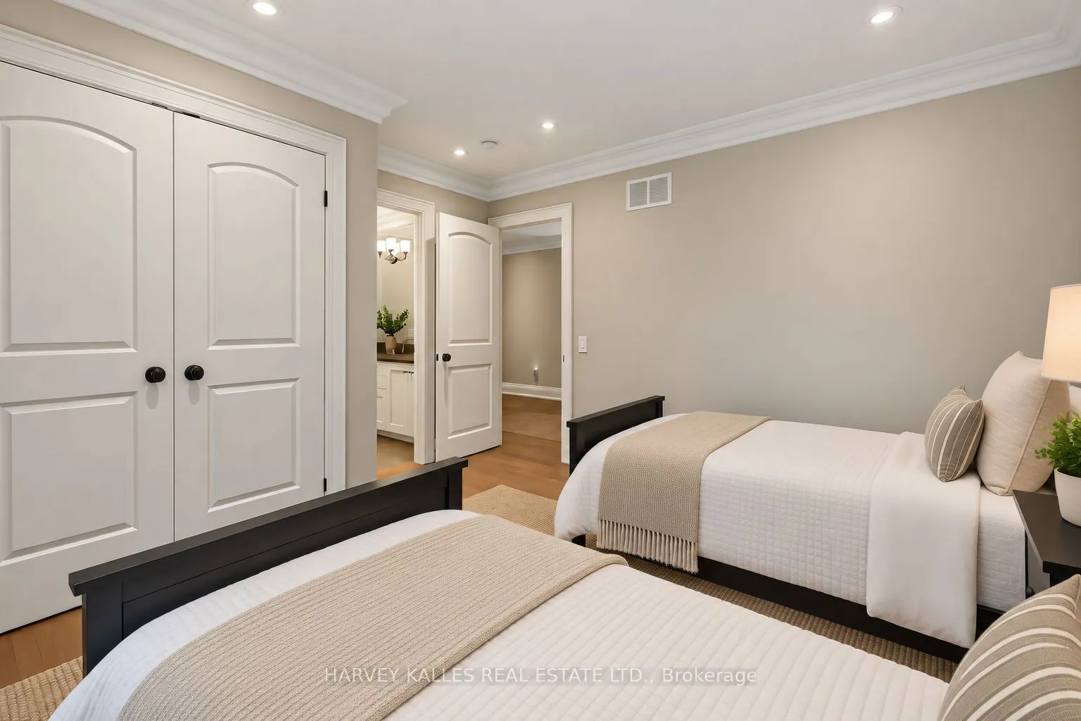 40 Sultana Avenue