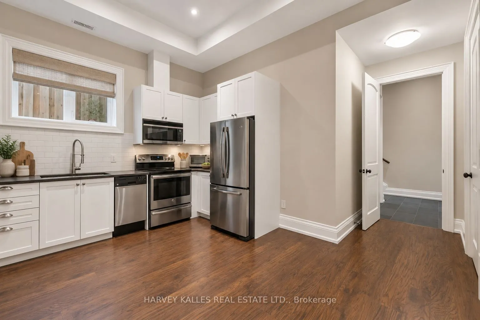40 Sultana Avenue