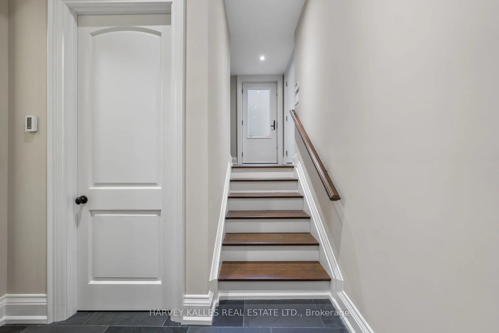 40 Sultana Avenue