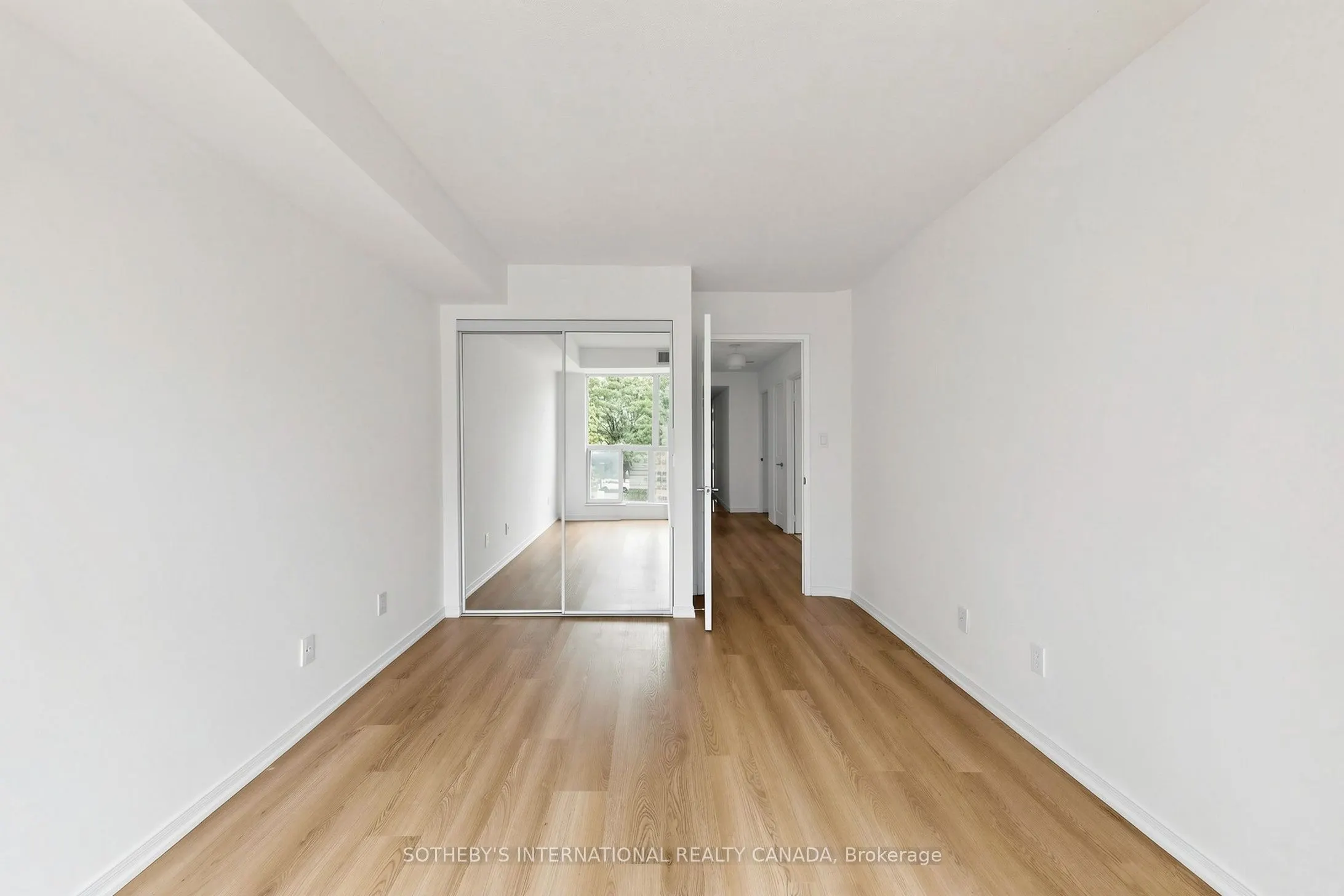18 Hollywood Avenue #303