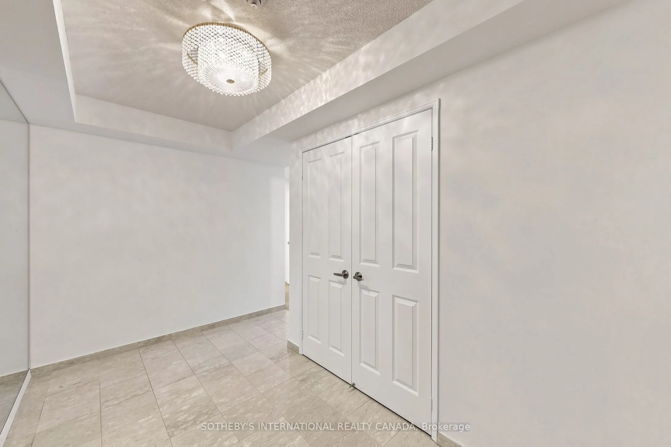 18 Hollywood Avenue #303