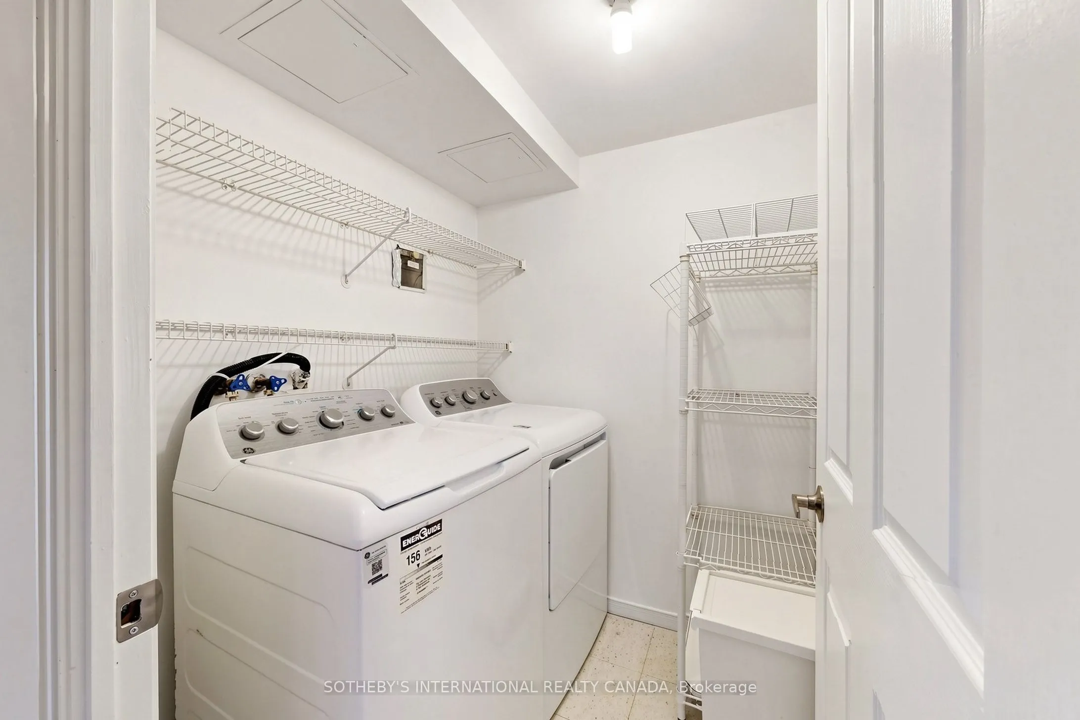 18 Hollywood Avenue #303