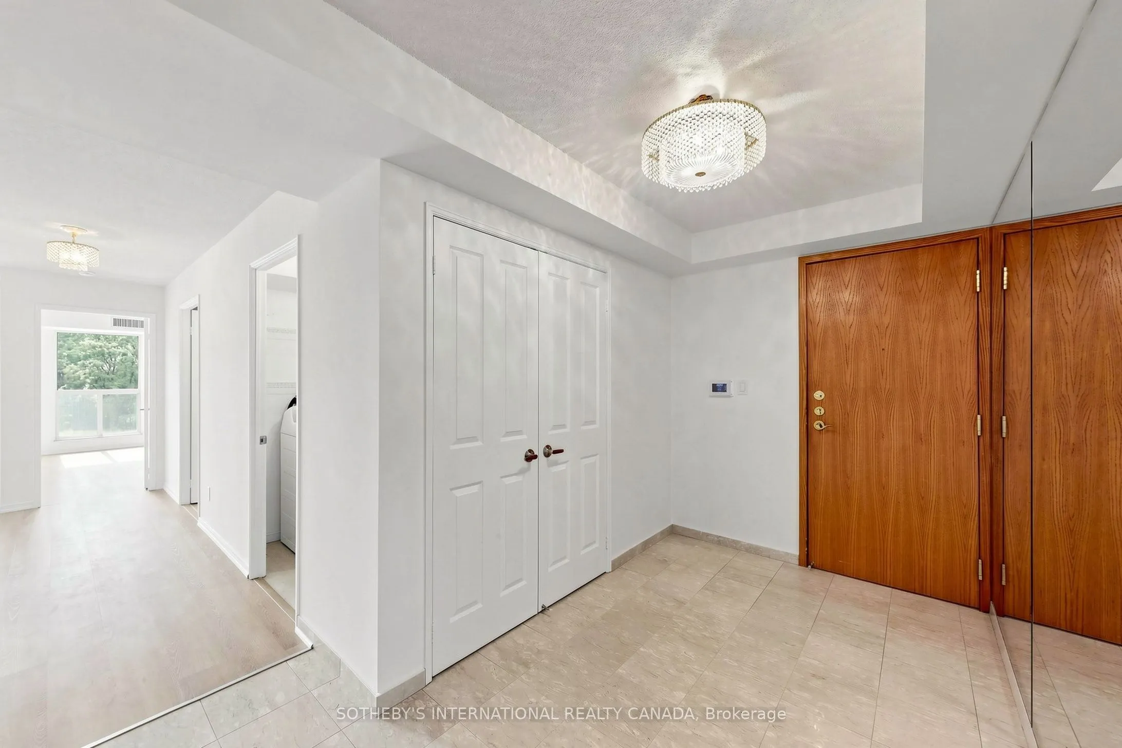 18 Hollywood Avenue #303