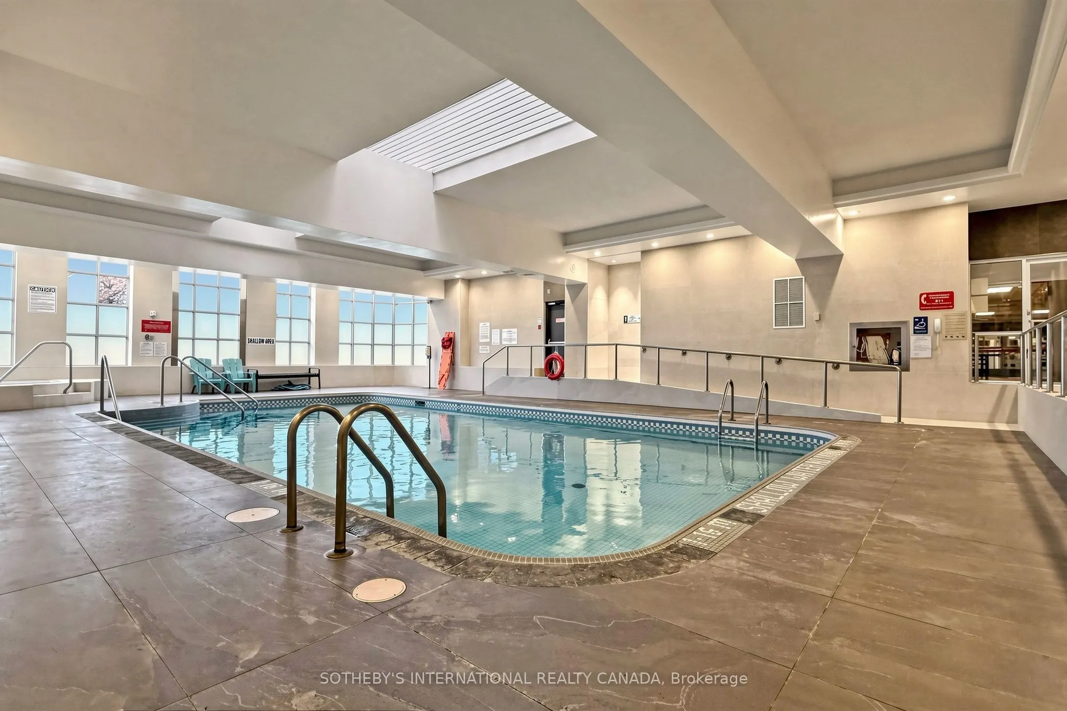 18 Hollywood Avenue #303