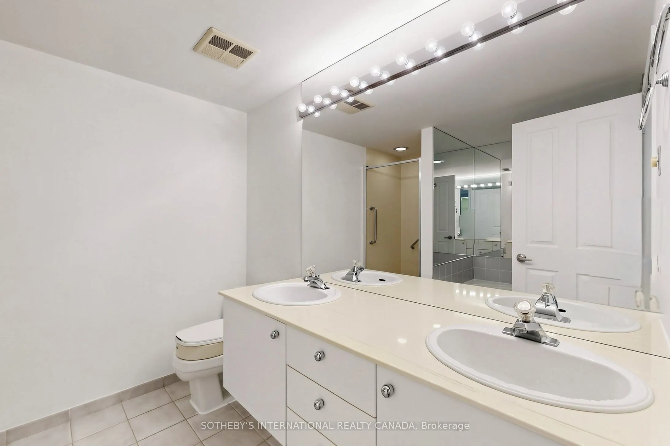 18 Hollywood Avenue #303