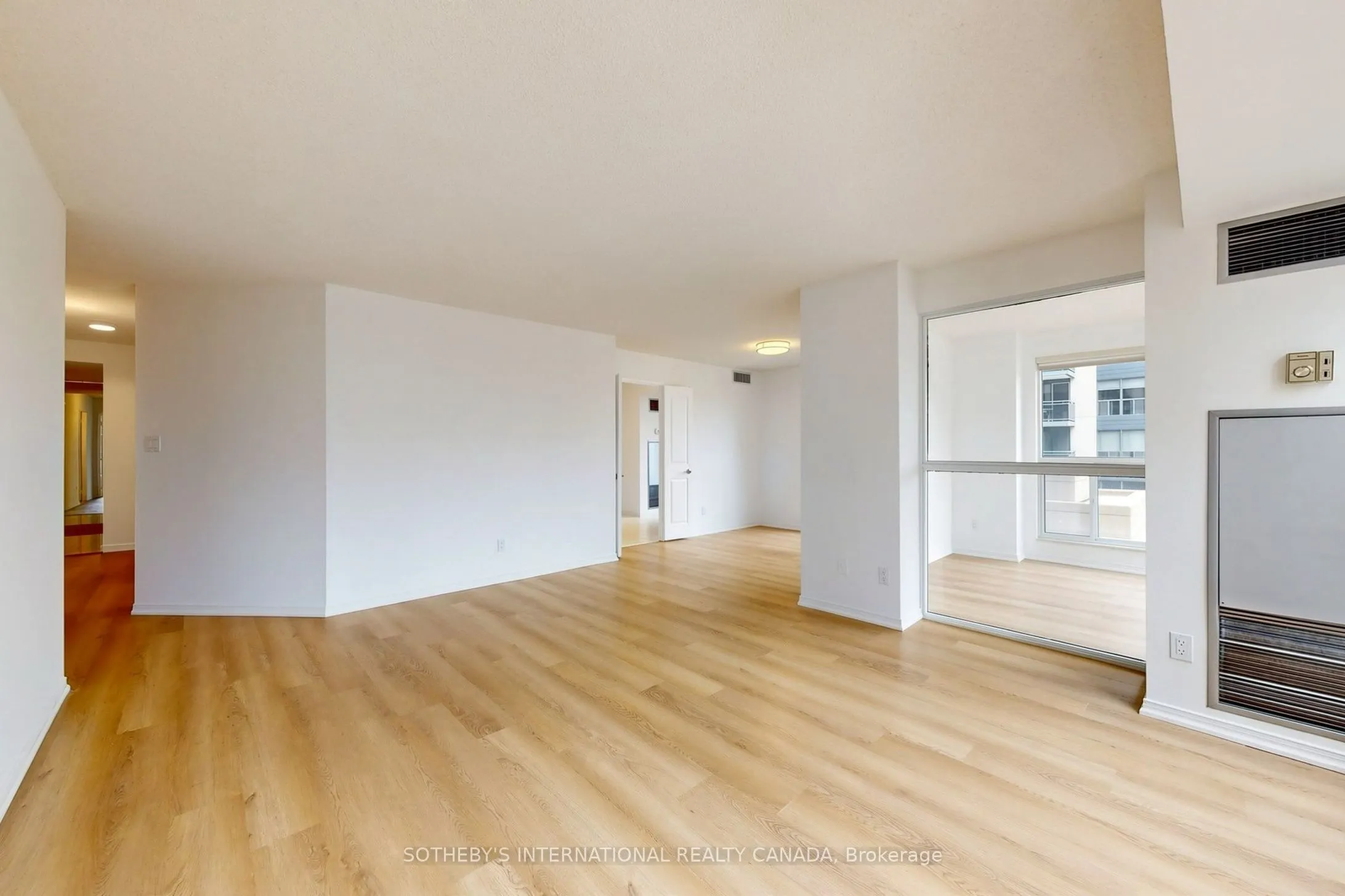 18 Hollywood Avenue #303