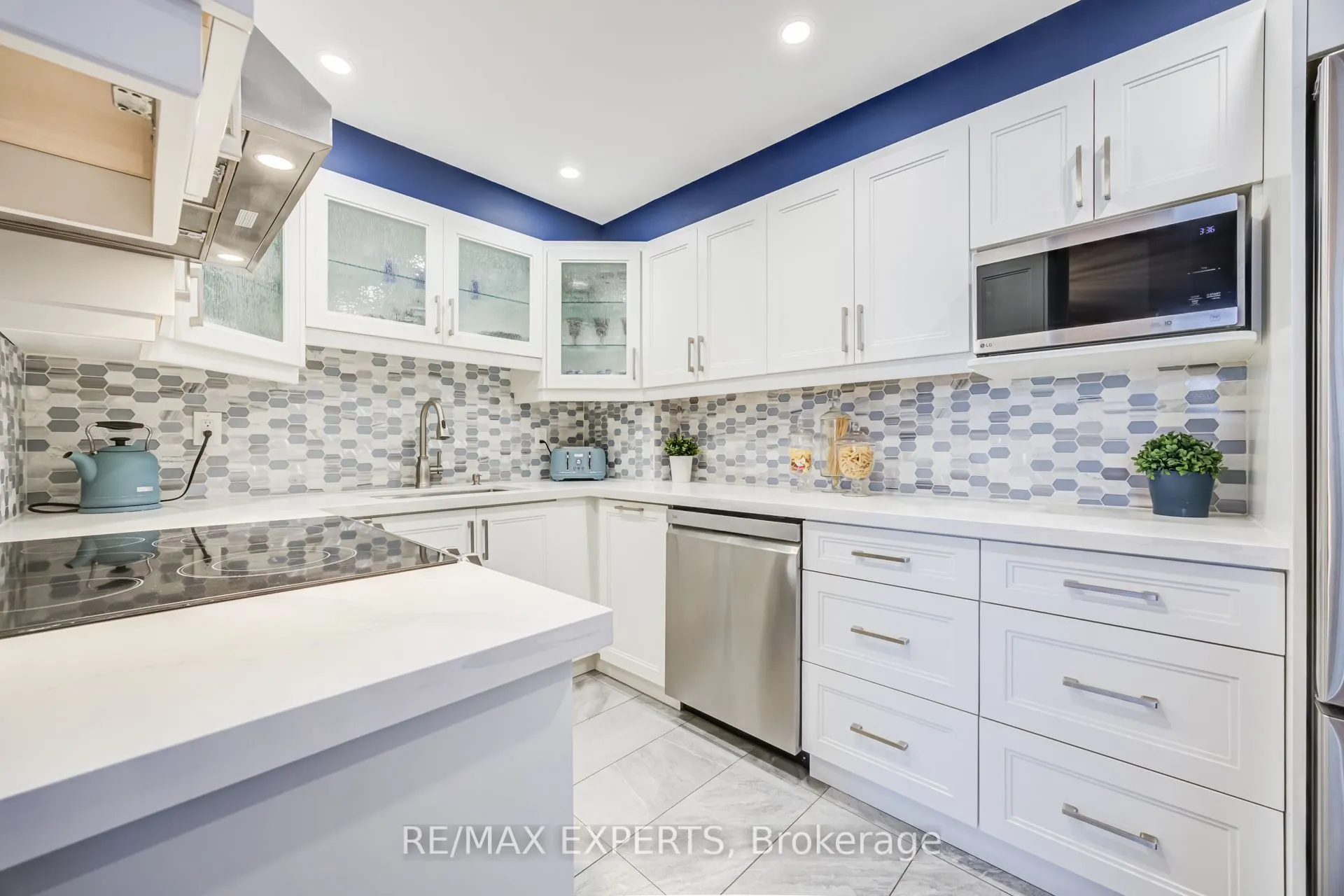 130 Neptune Drive #1104