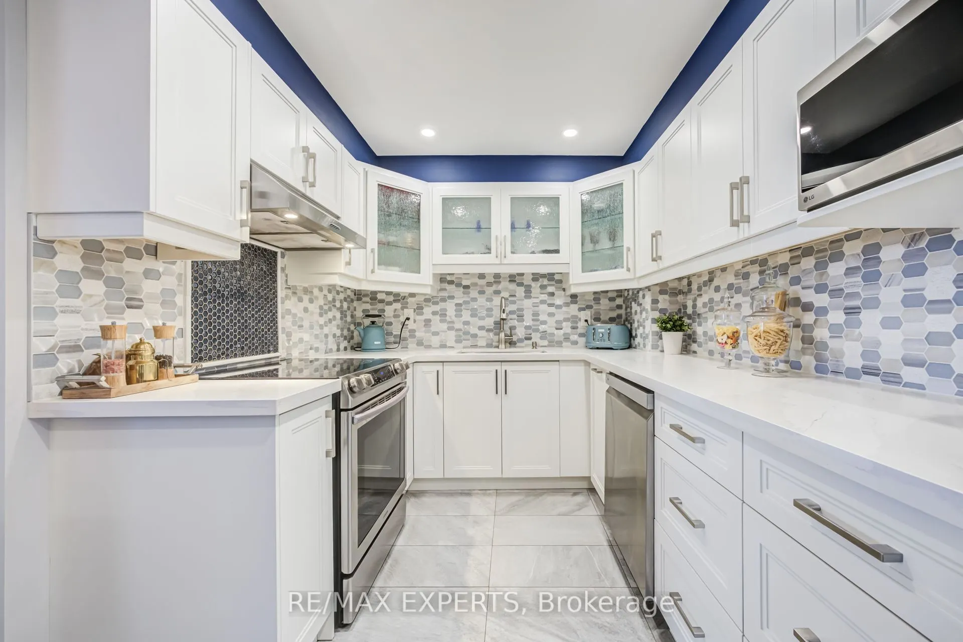130 Neptune Drive #1104