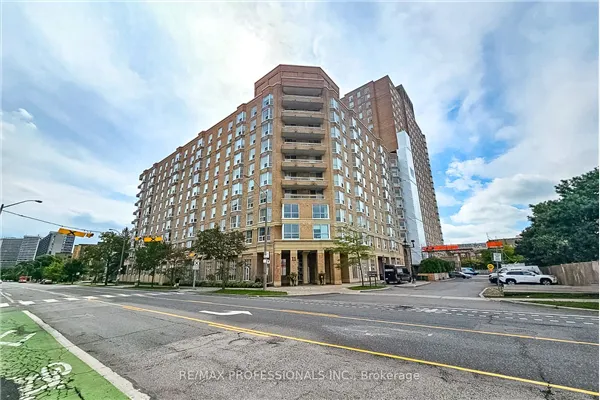 11 Thorncliffe Pk Drive #207