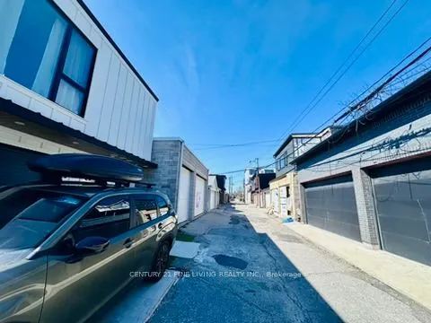 382 Roxton Road