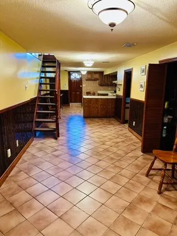382 Roxton Road