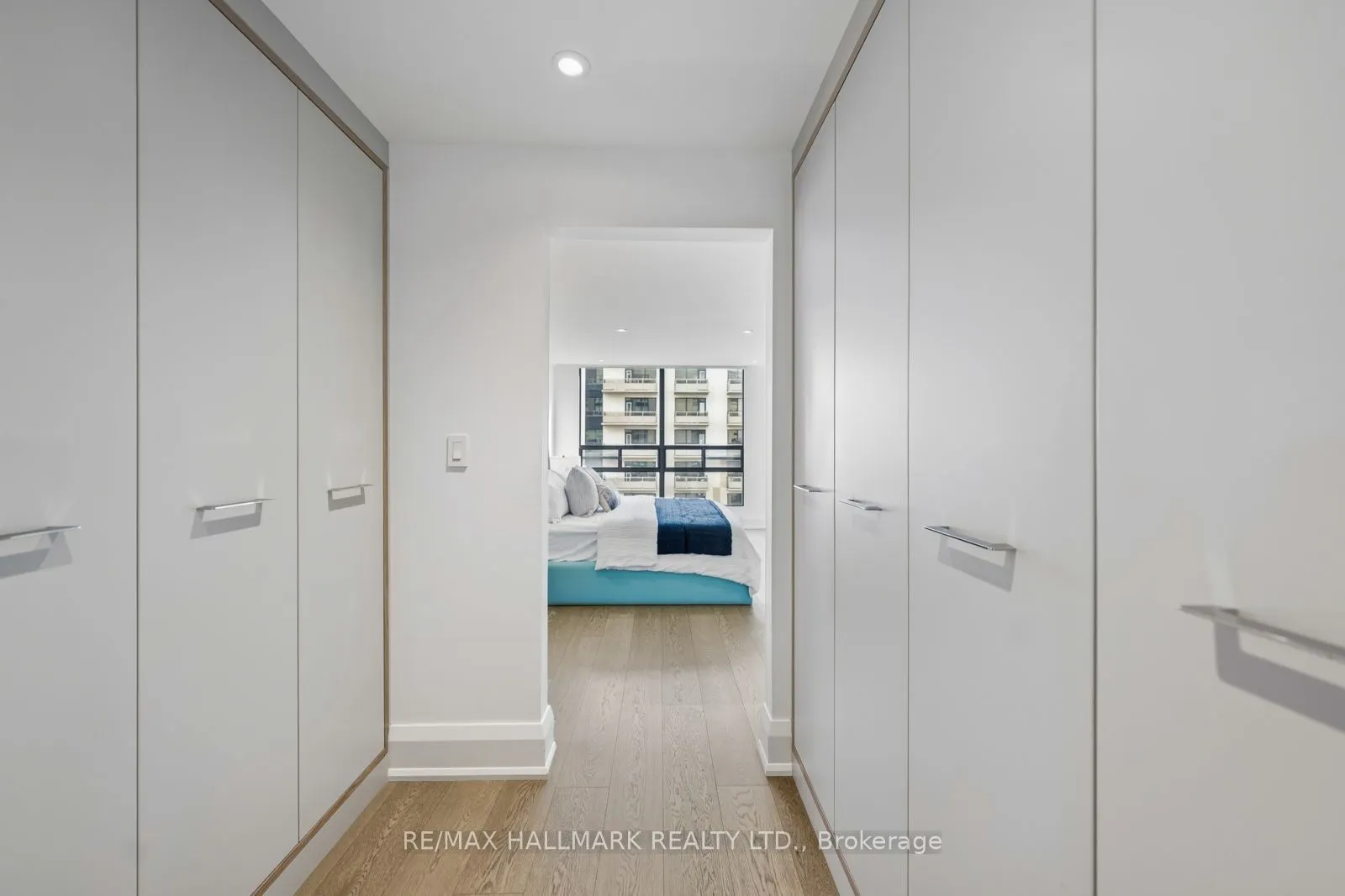 240 Heath Street W #1401