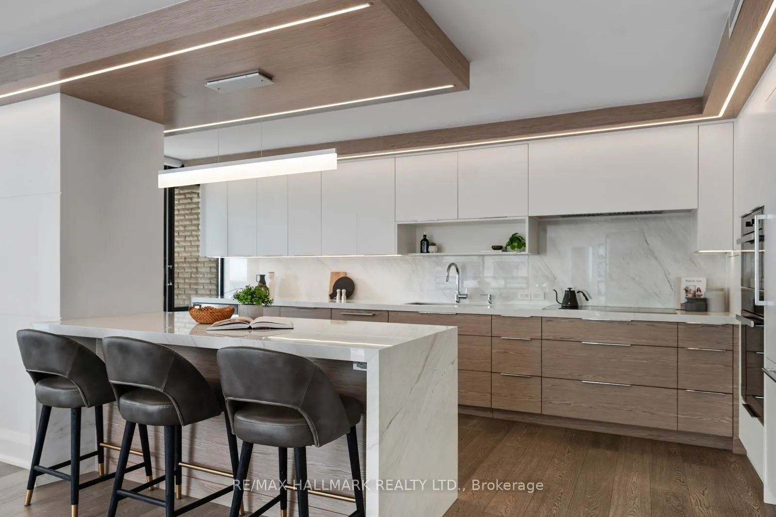 240 Heath Street W #1401