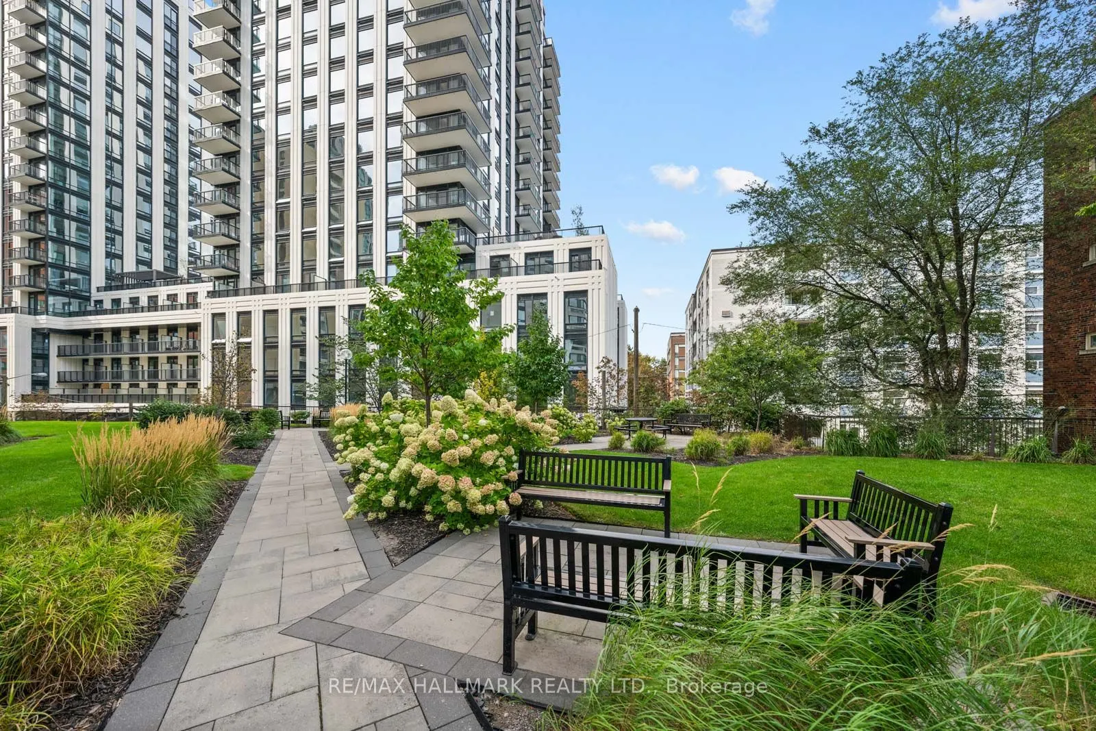 240 Heath Street W #1401