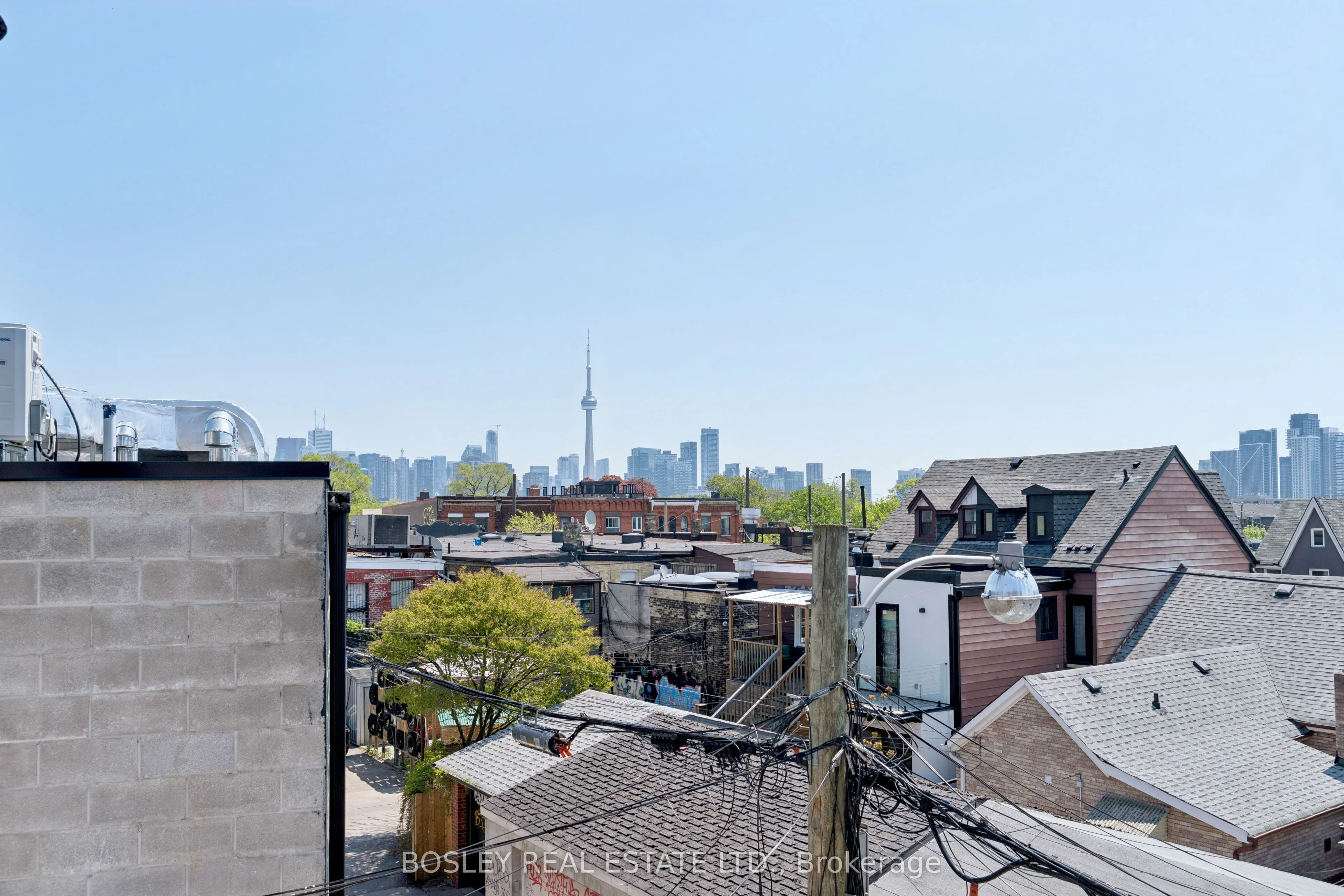 1167 Dundas Street W