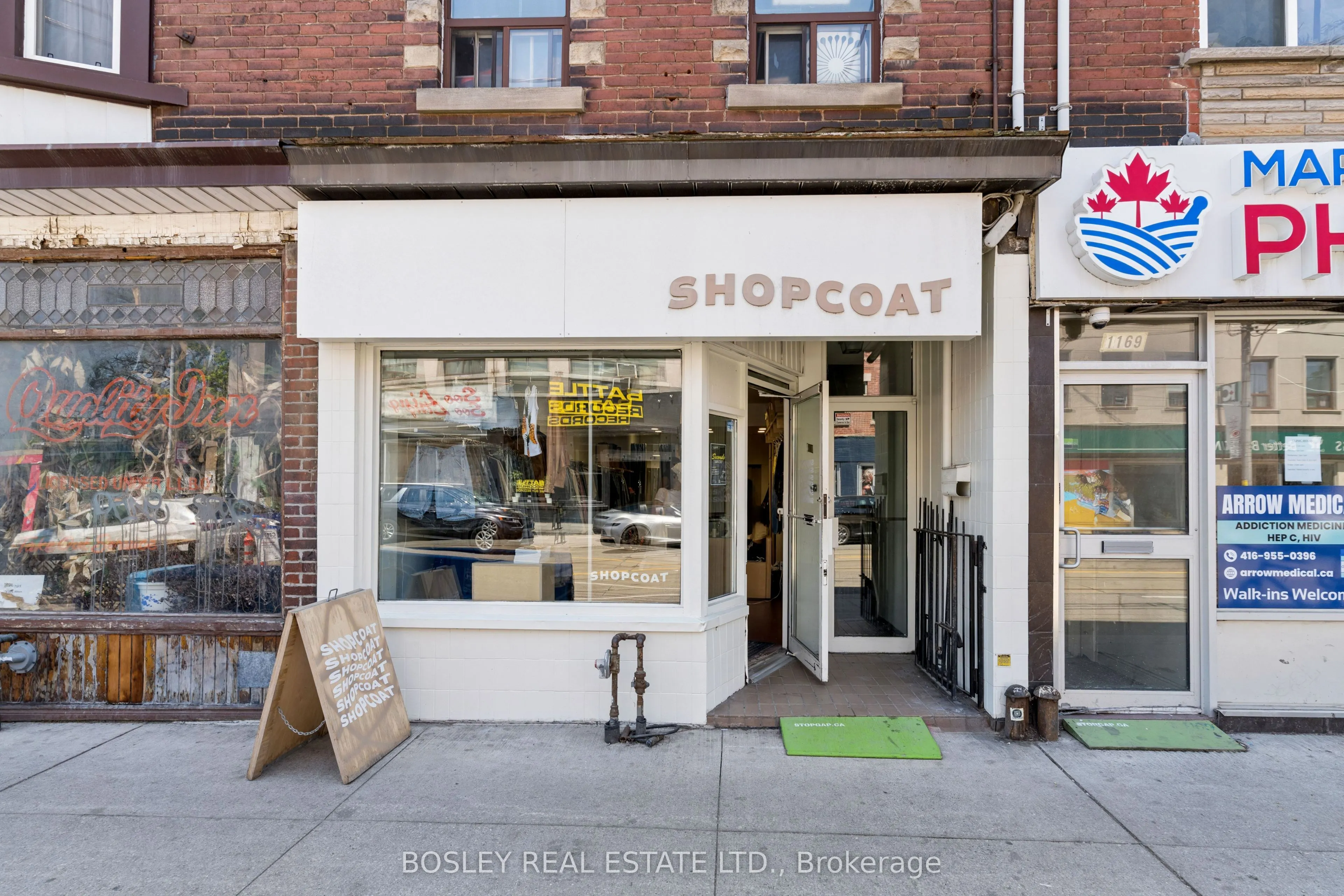 1167 Dundas Street W