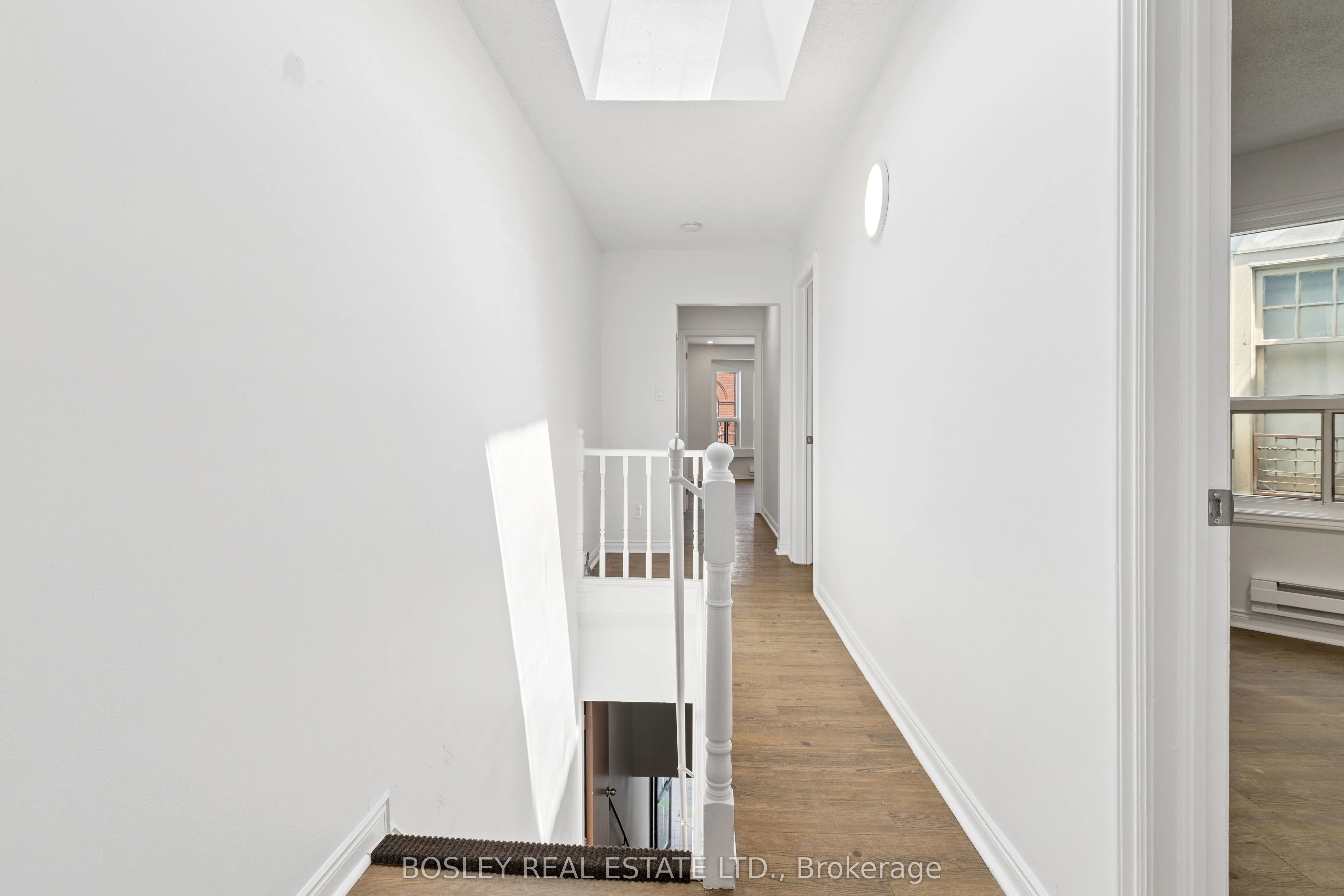 1167 Dundas Street W
