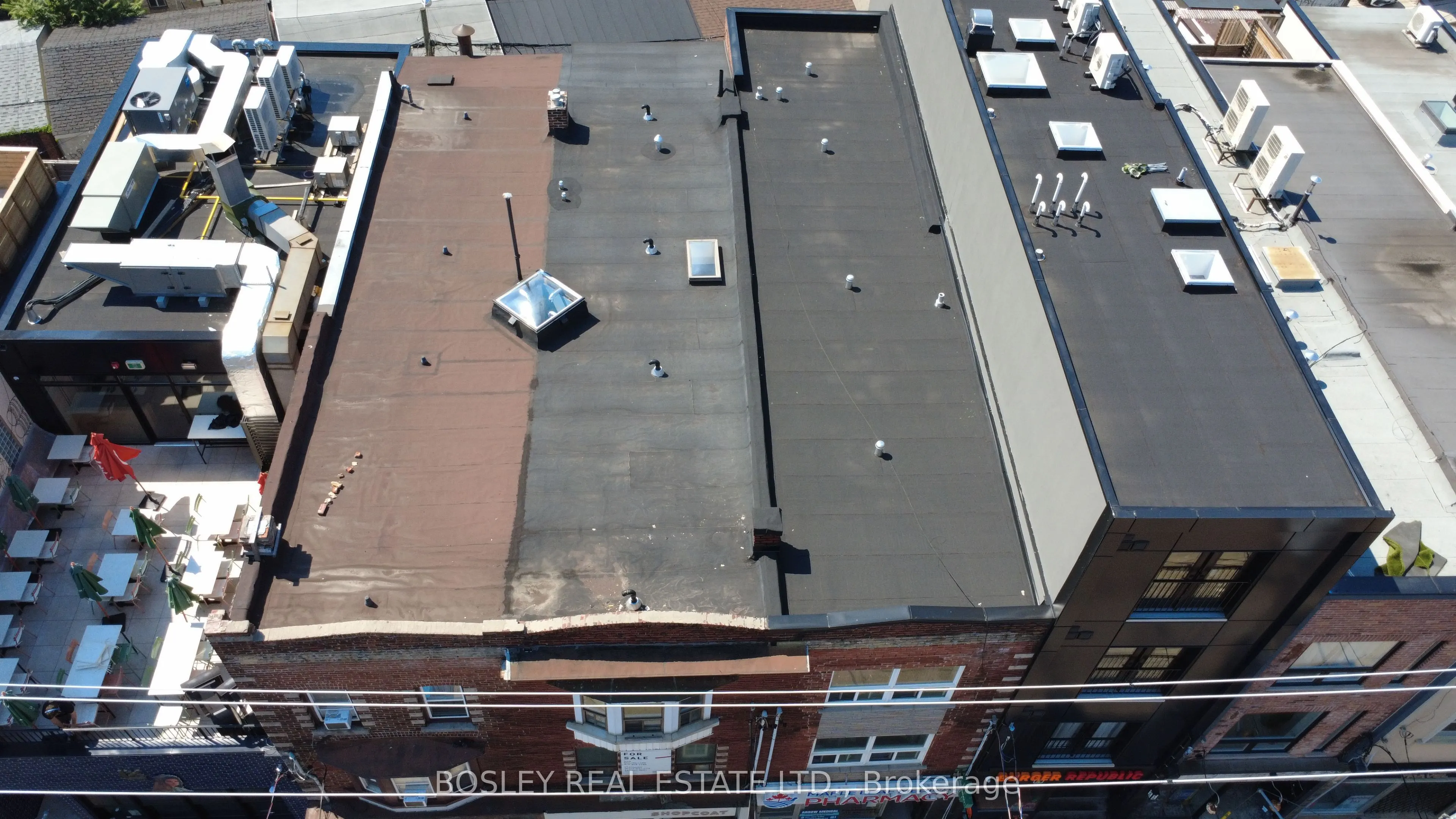 1167 Dundas Street W