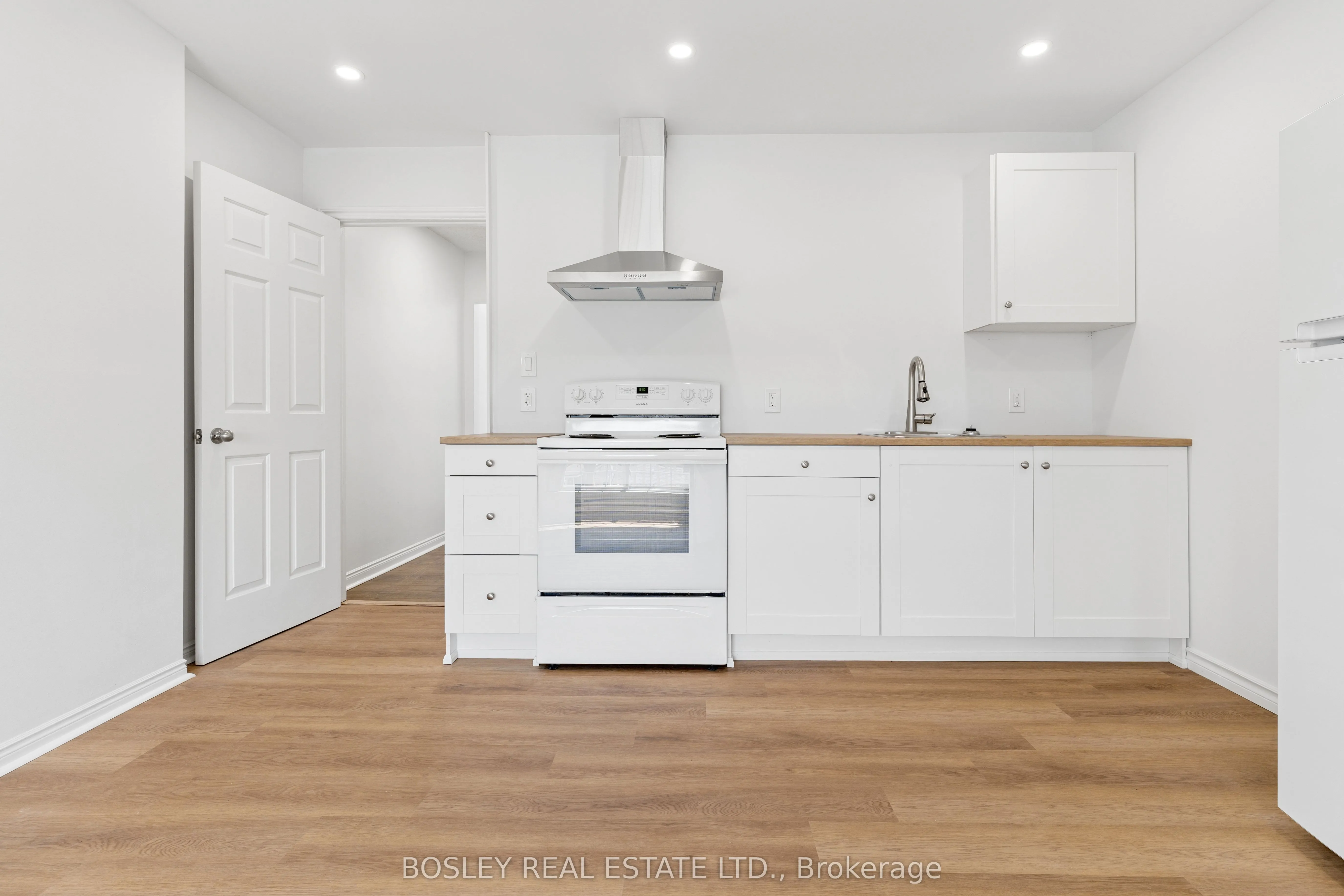 1167 Dundas Street W