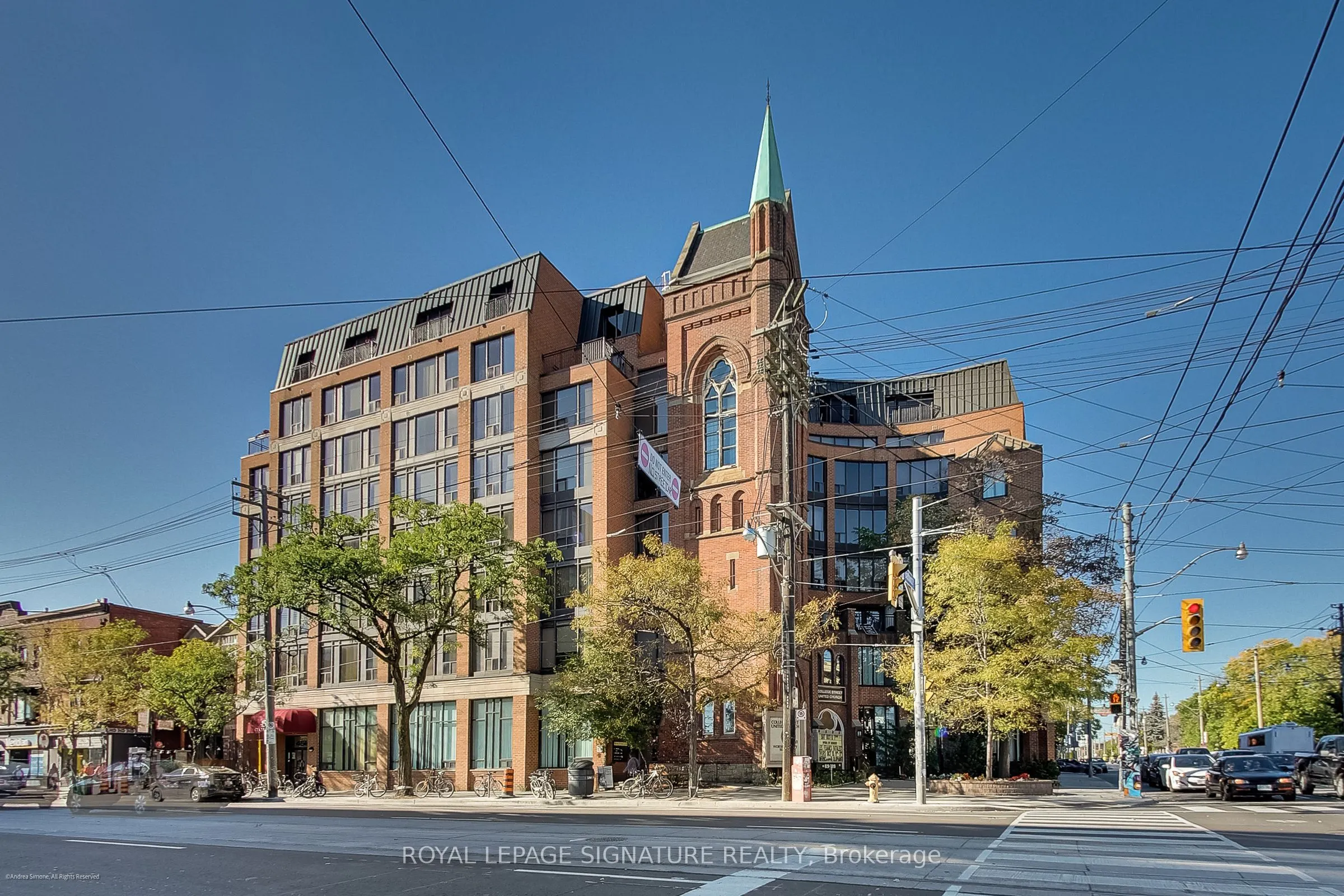 456 College Street #415
