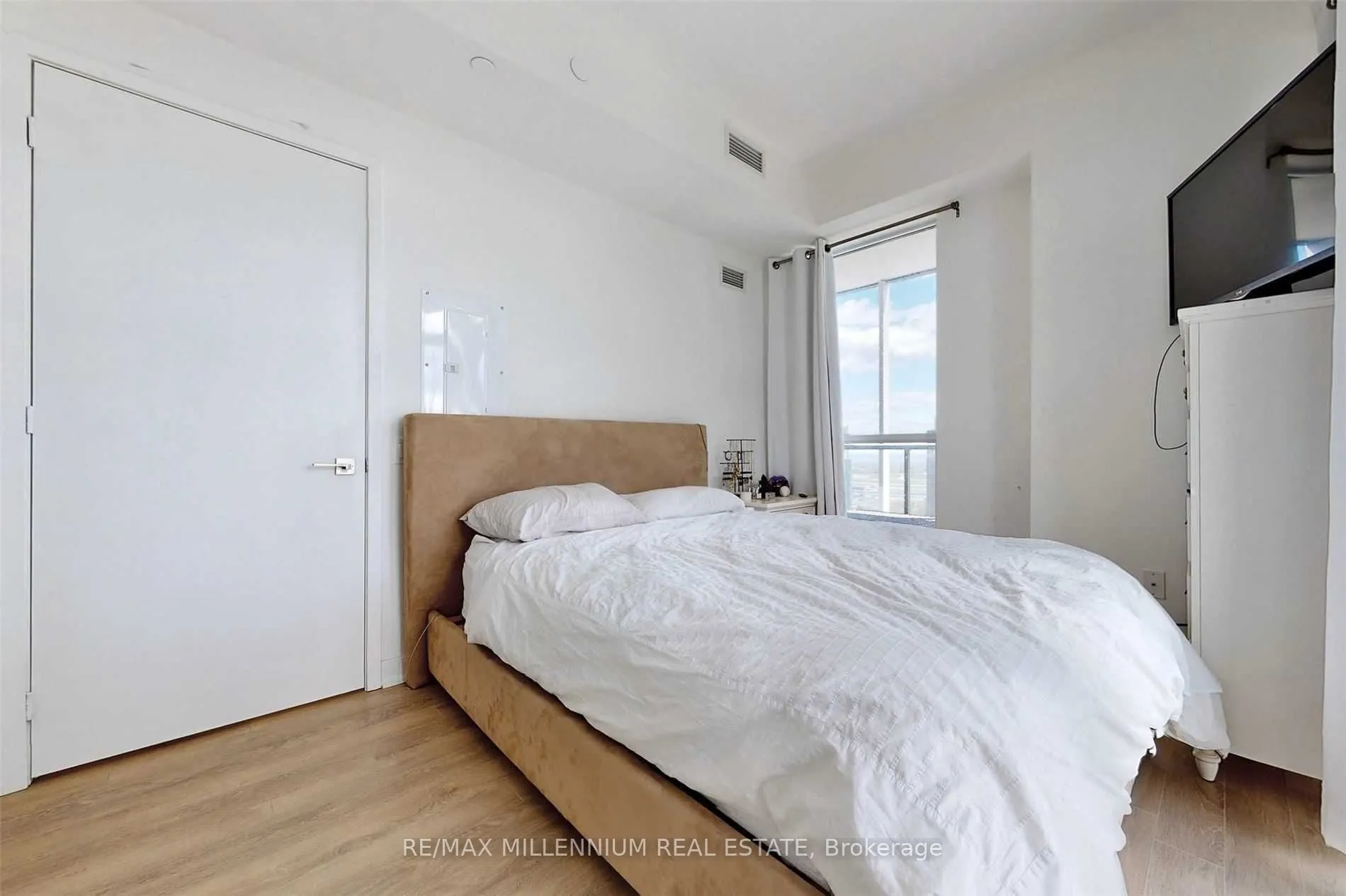 50 Ordnance Street #2802