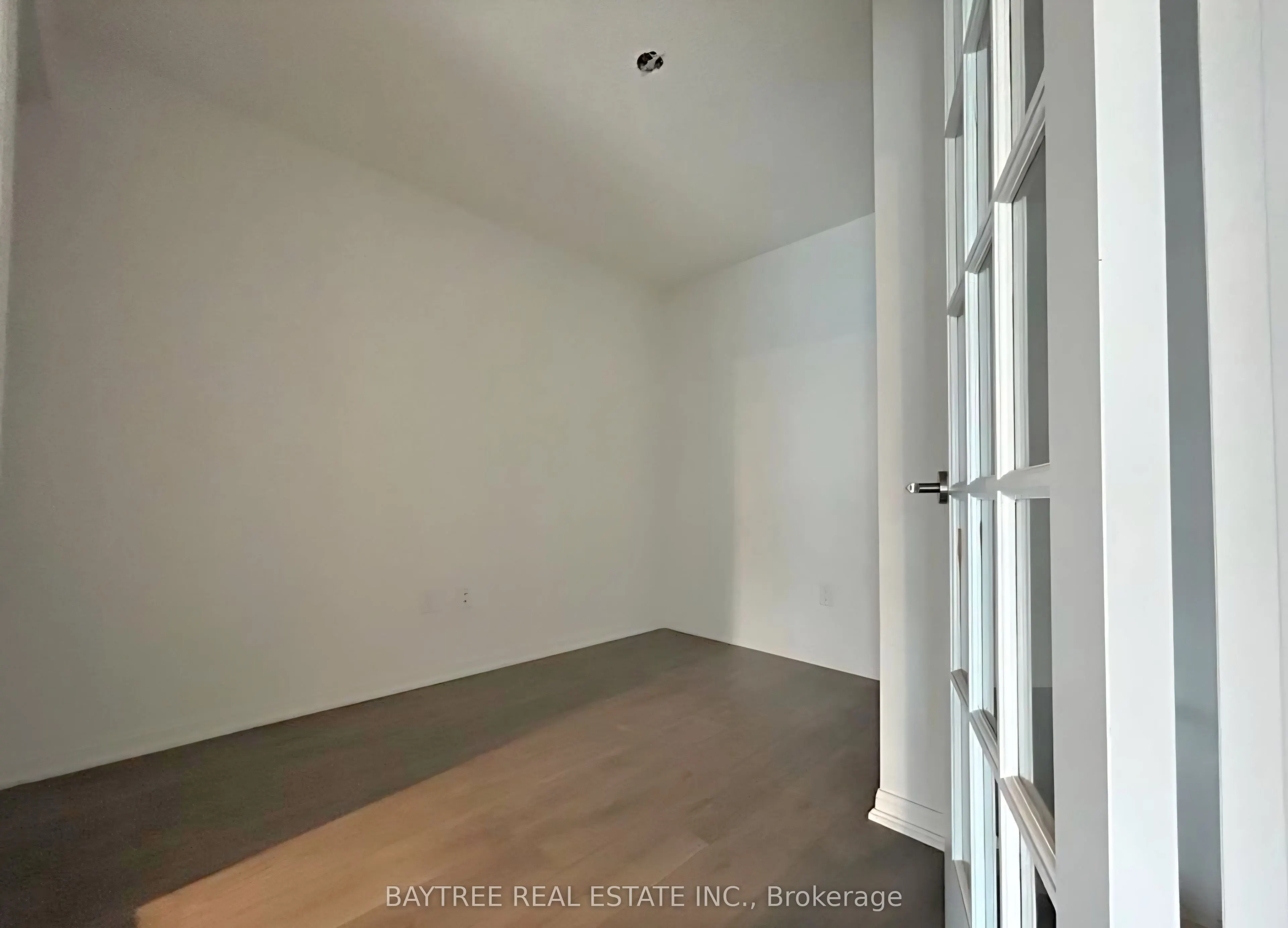 400 Adelaide Street E #1109