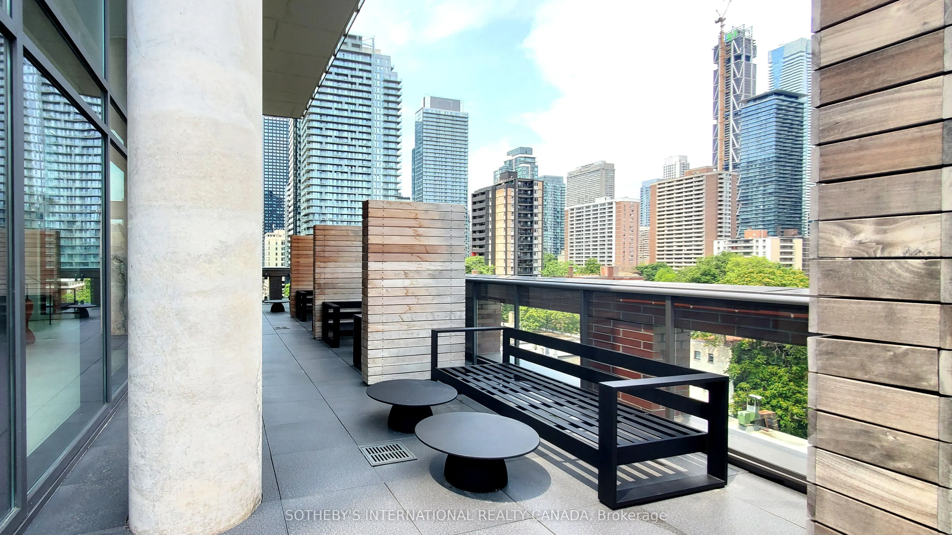 81 Wellesley Street E #305
