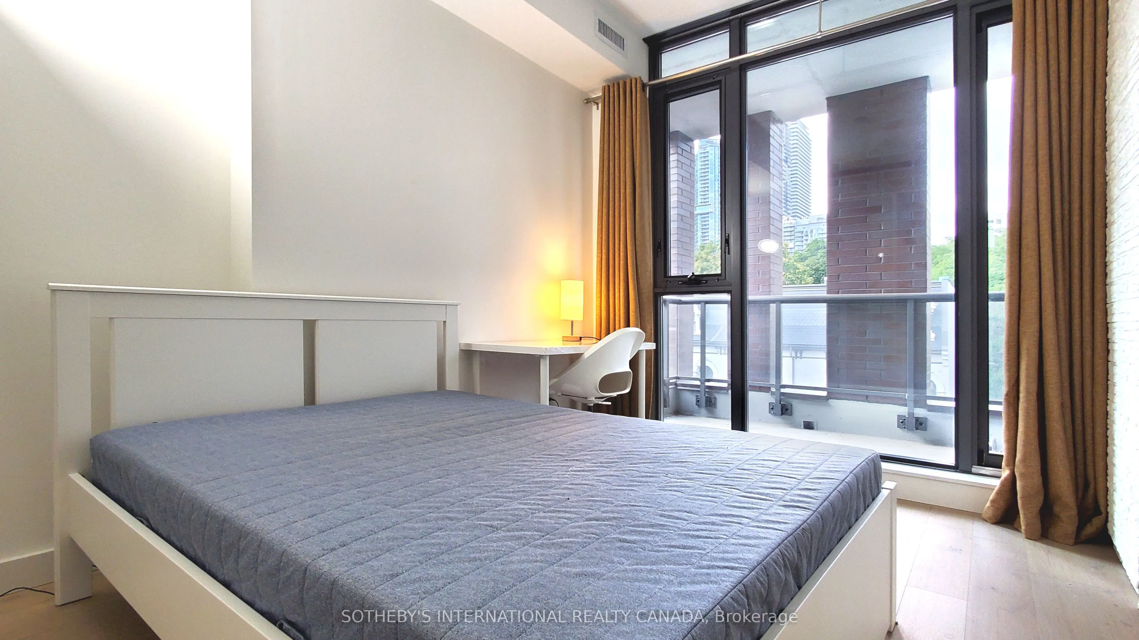 81 Wellesley Street E #305