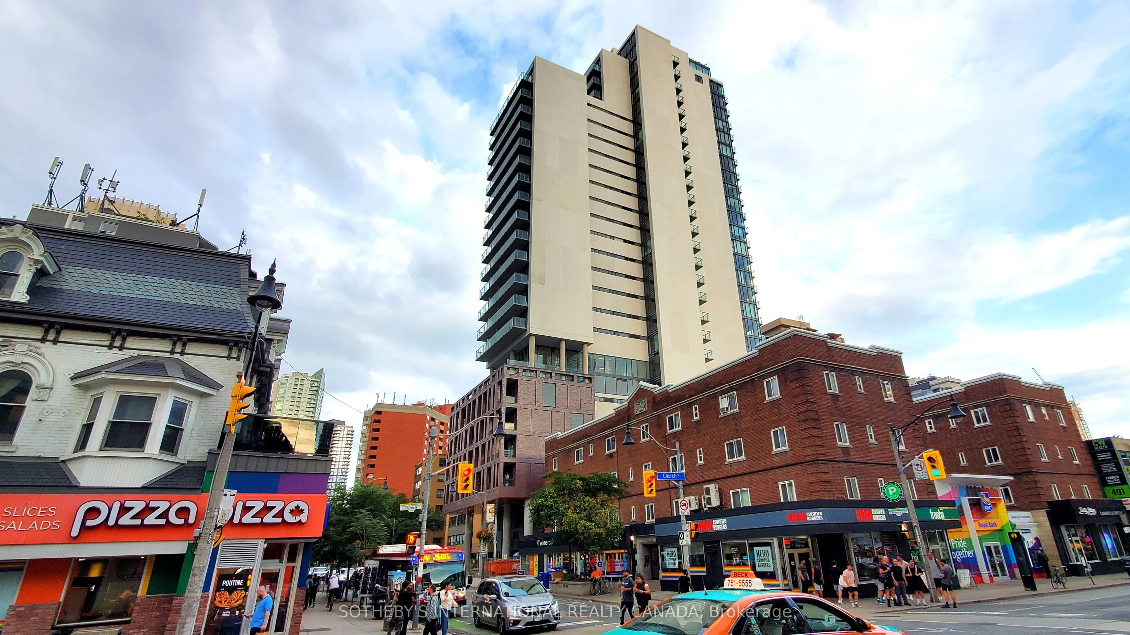 81 Wellesley Street E #305