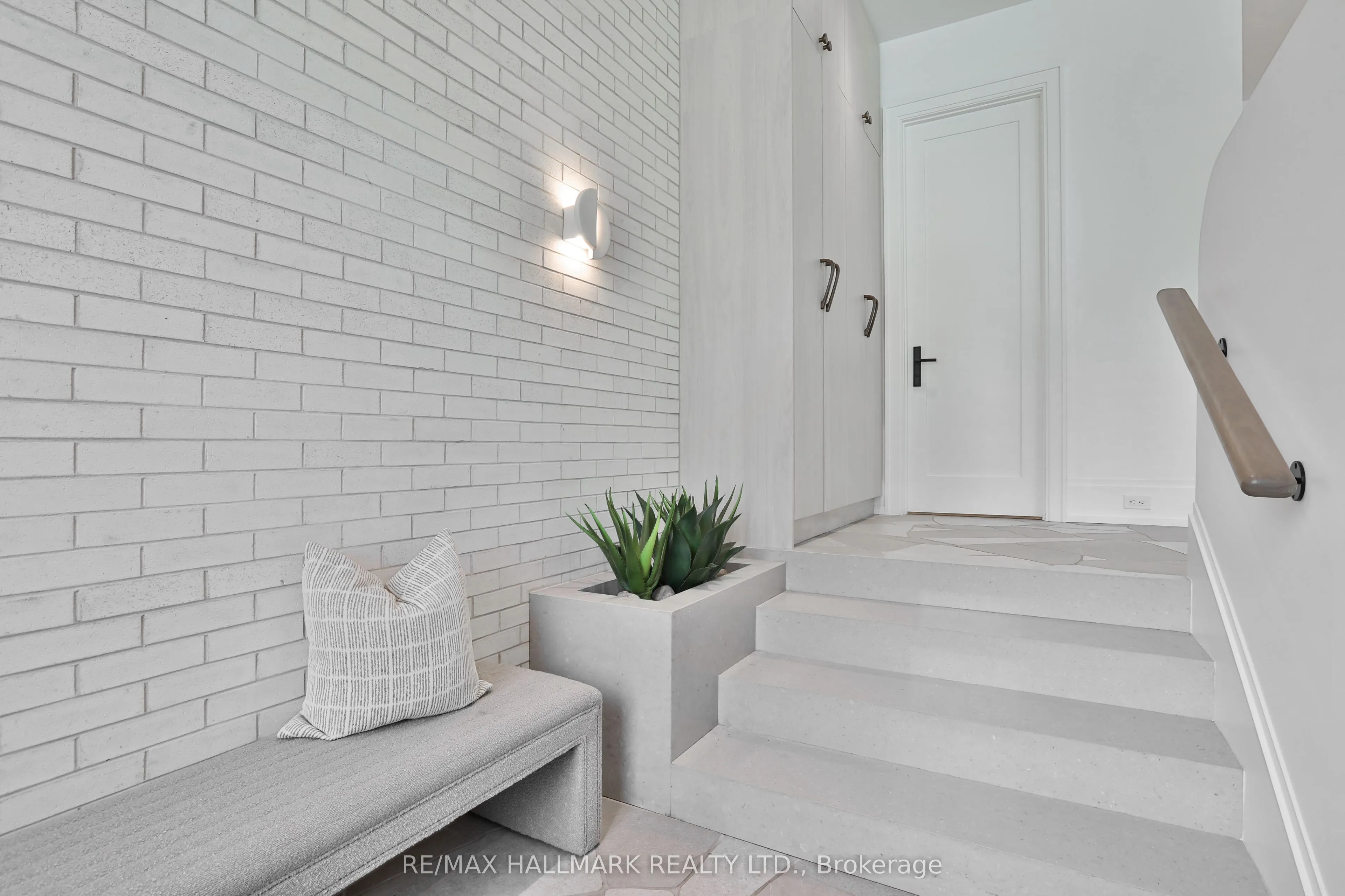 215 Ava Road