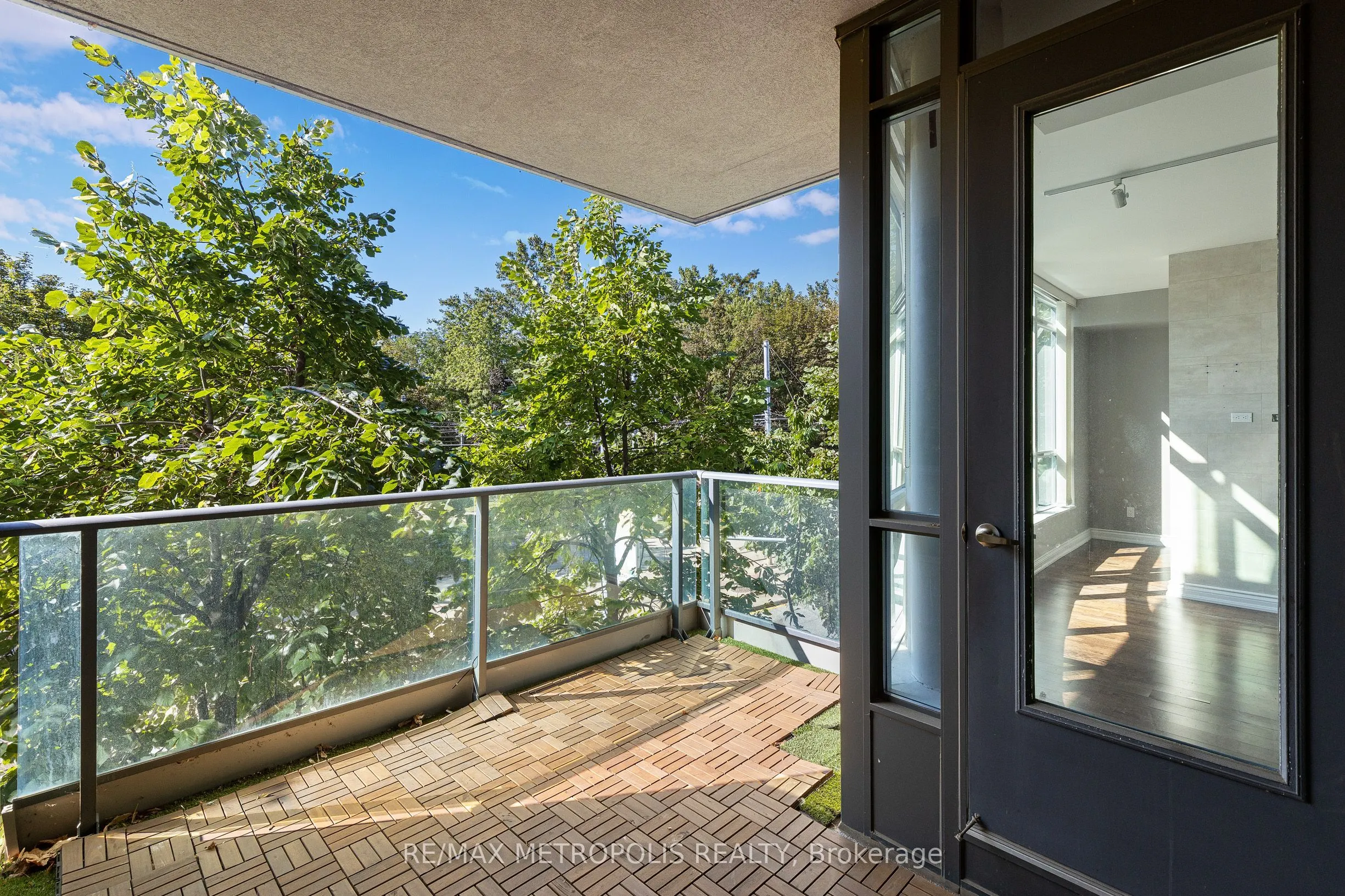 215 Fort York Boulevard #208
