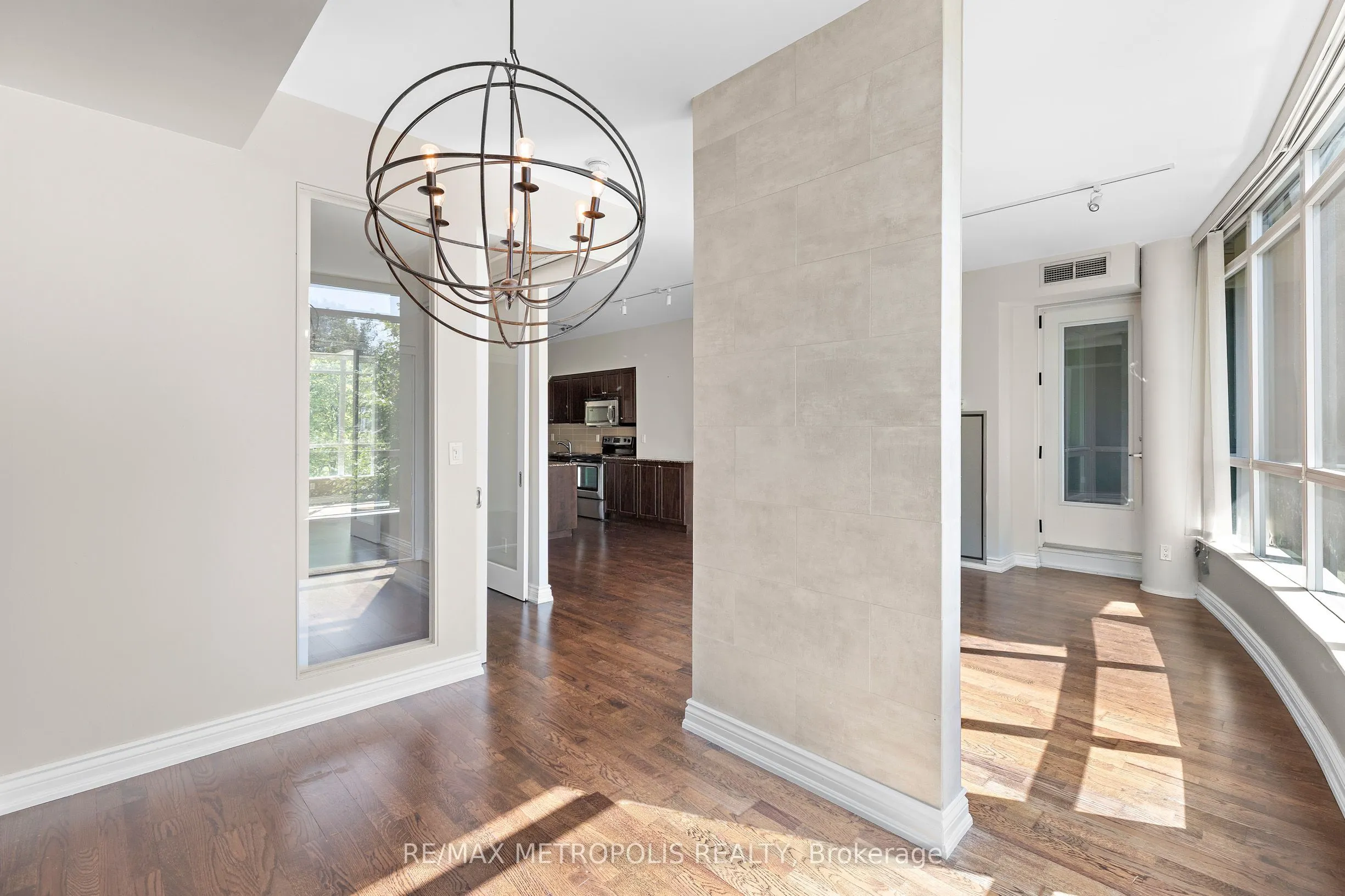 215 Fort York Boulevard #208