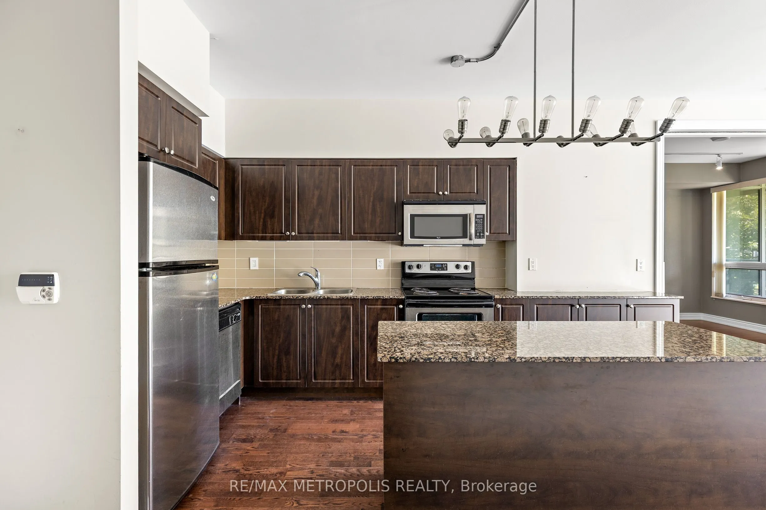 215 Fort York Boulevard #208