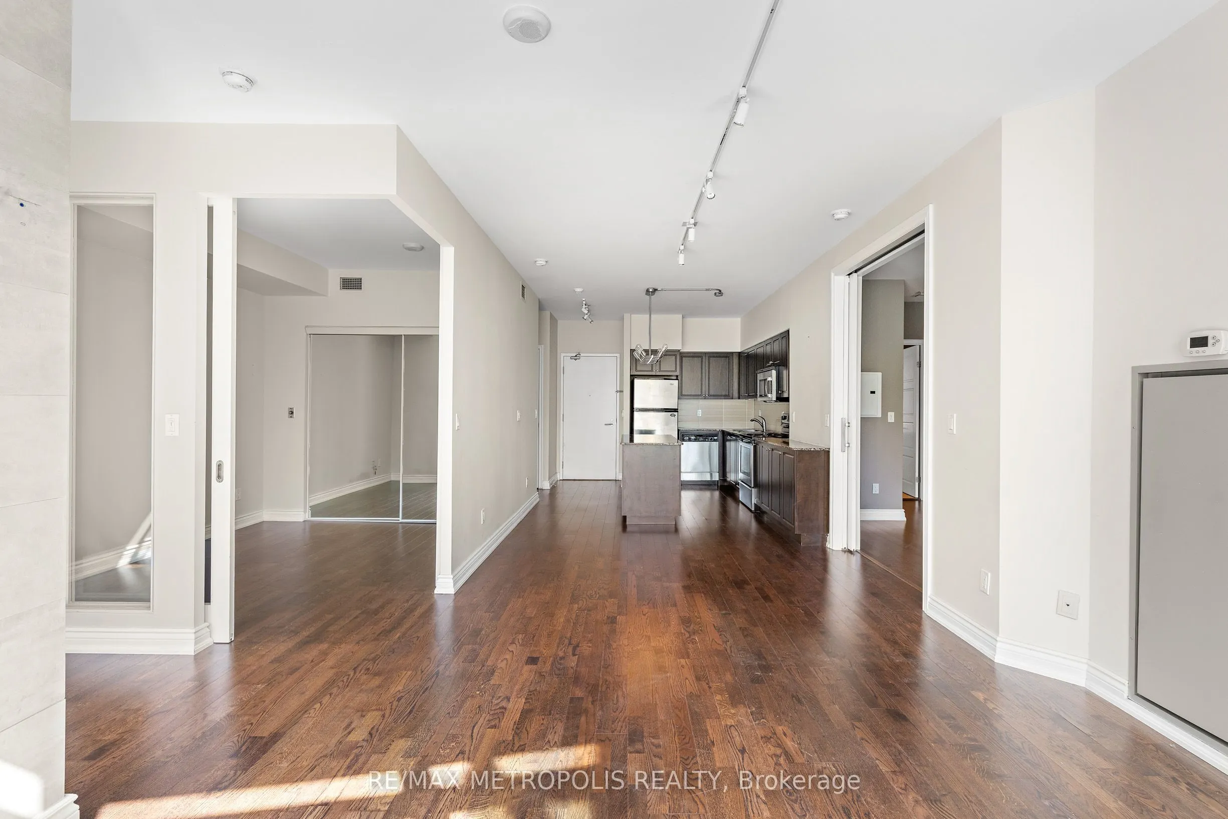 215 Fort York Boulevard #208