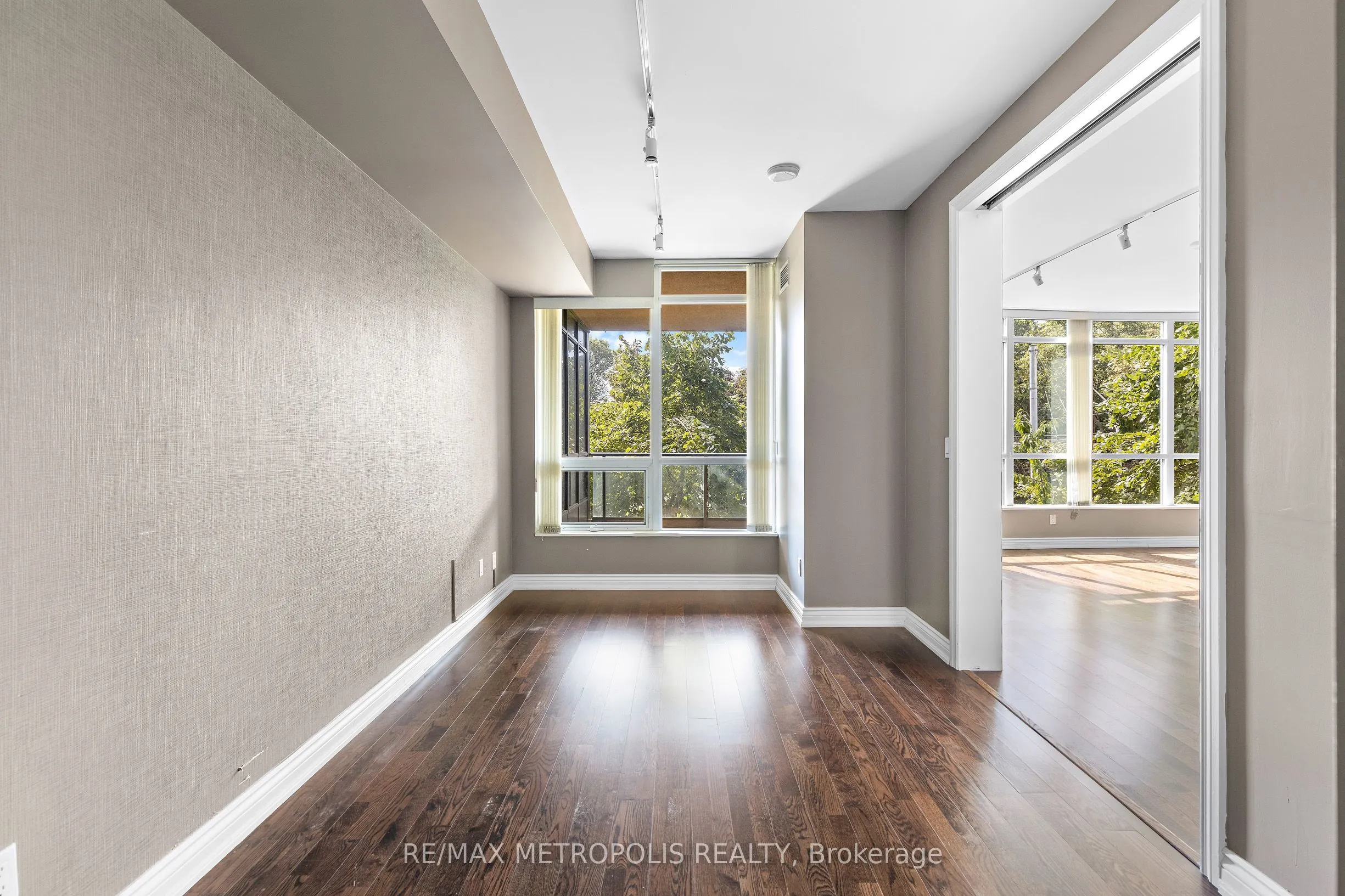 215 Fort York Boulevard #208