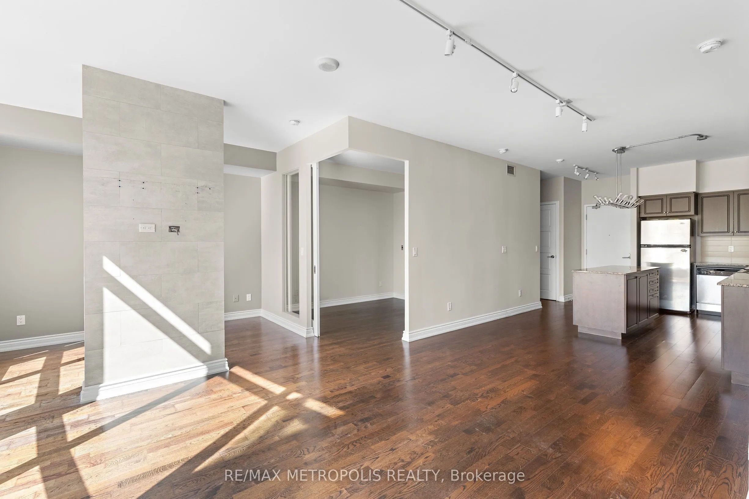 215 Fort York Boulevard #208