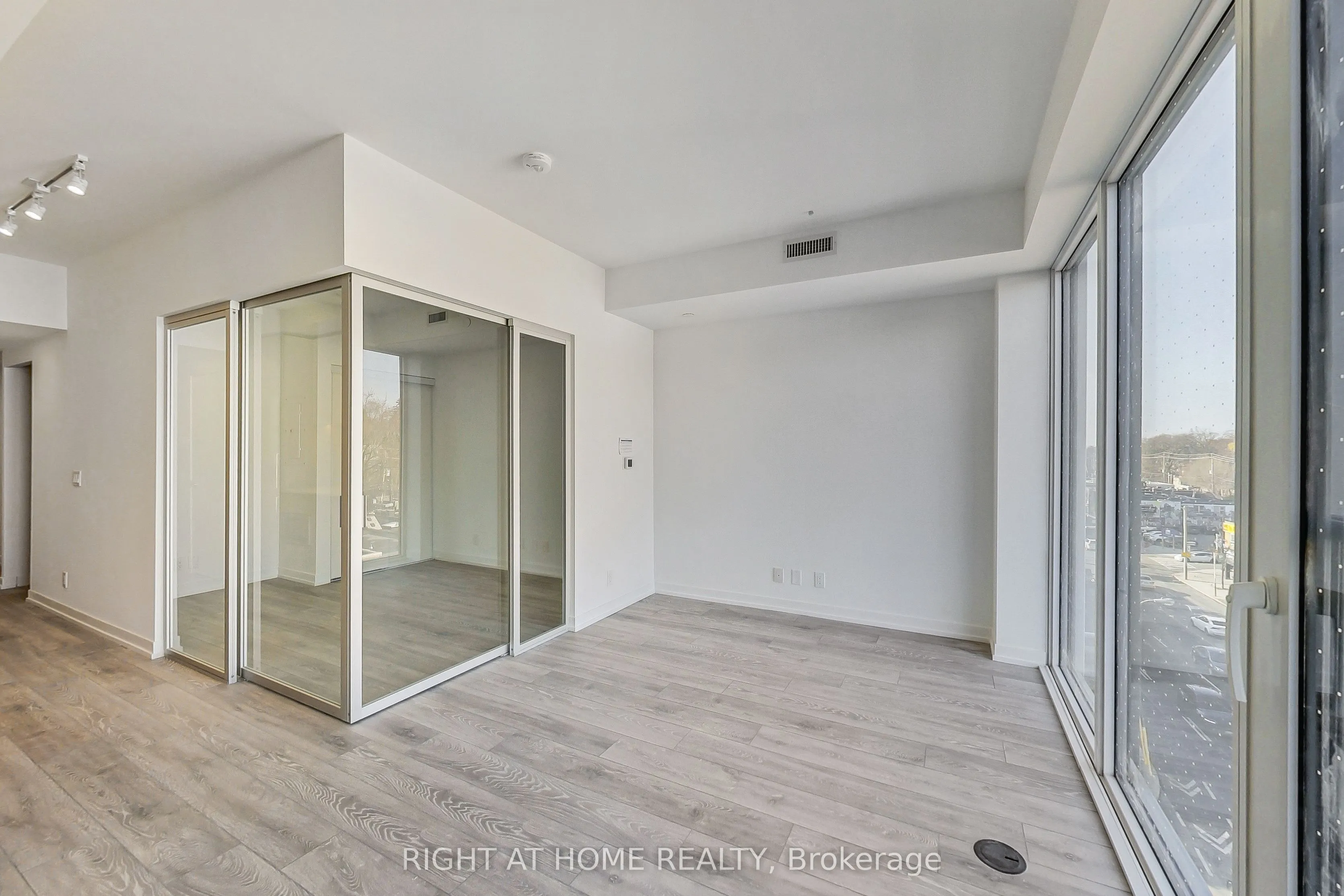 2020 Bathurst Street #519