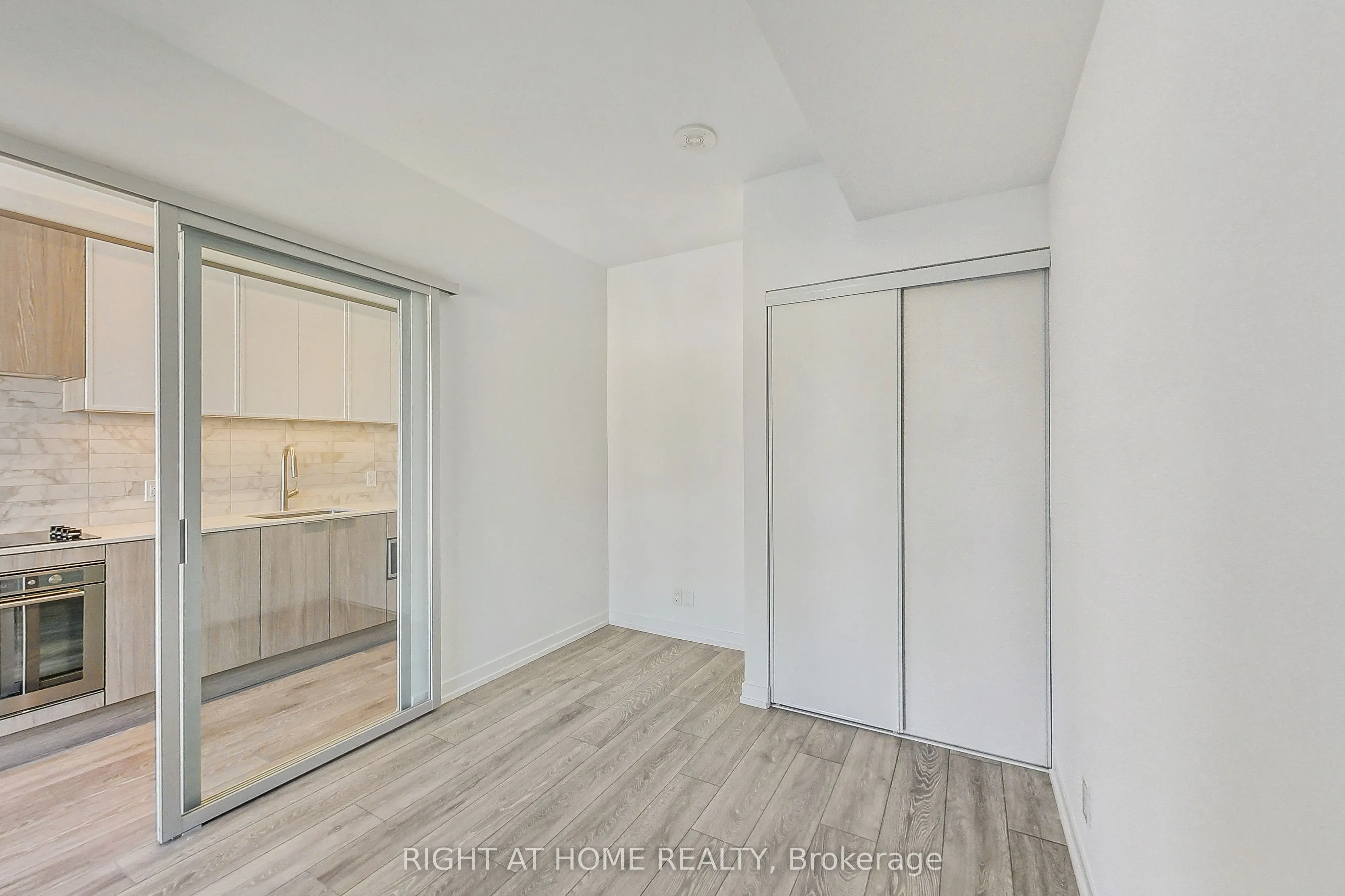 2020 Bathurst Street #519