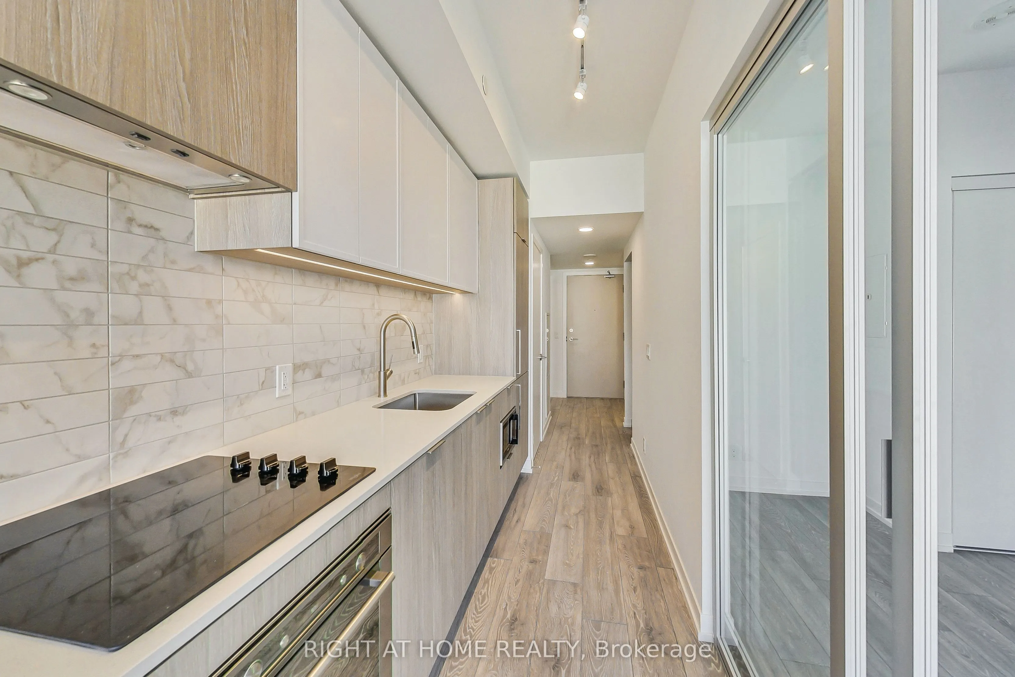 2020 Bathurst Street #519